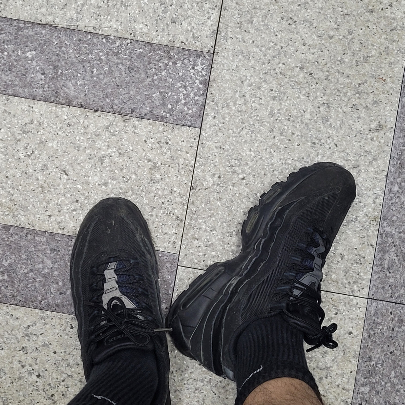 Nike Air Max 95 Essential Triple Black 2020 착용 스타일