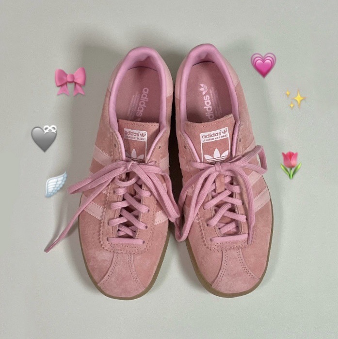 Adidas Bermuda Glow Pink 착용 스타일