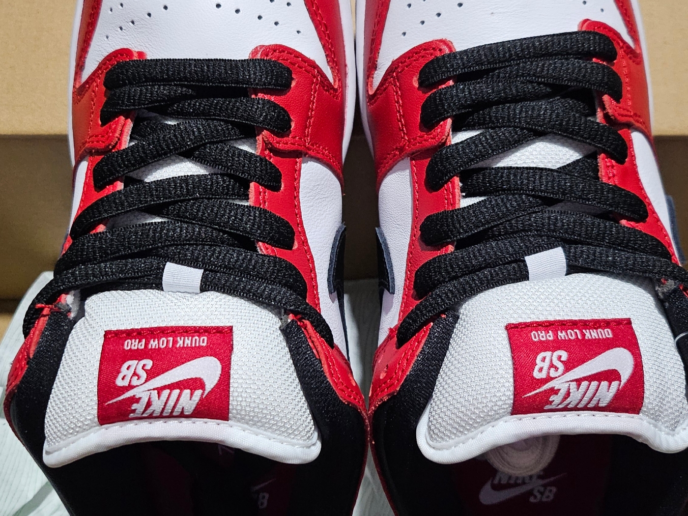 Nike SB Dunk Low Pro Chicago 착용 스타일 - 1