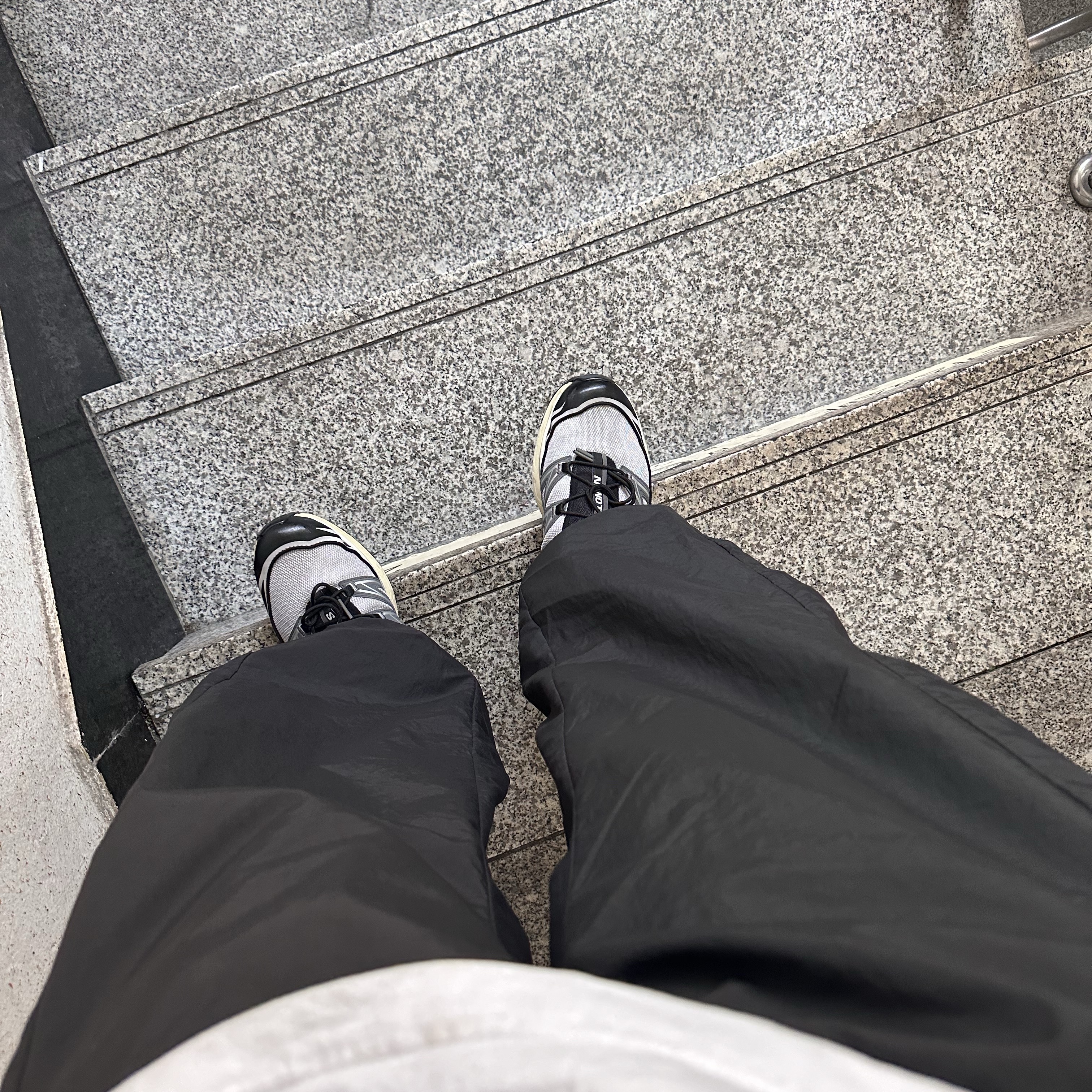 Salomon XT-6 Expanse Alloy Quiet Shade, Sansan Gear Side Snap Pants Black 착용 스타일