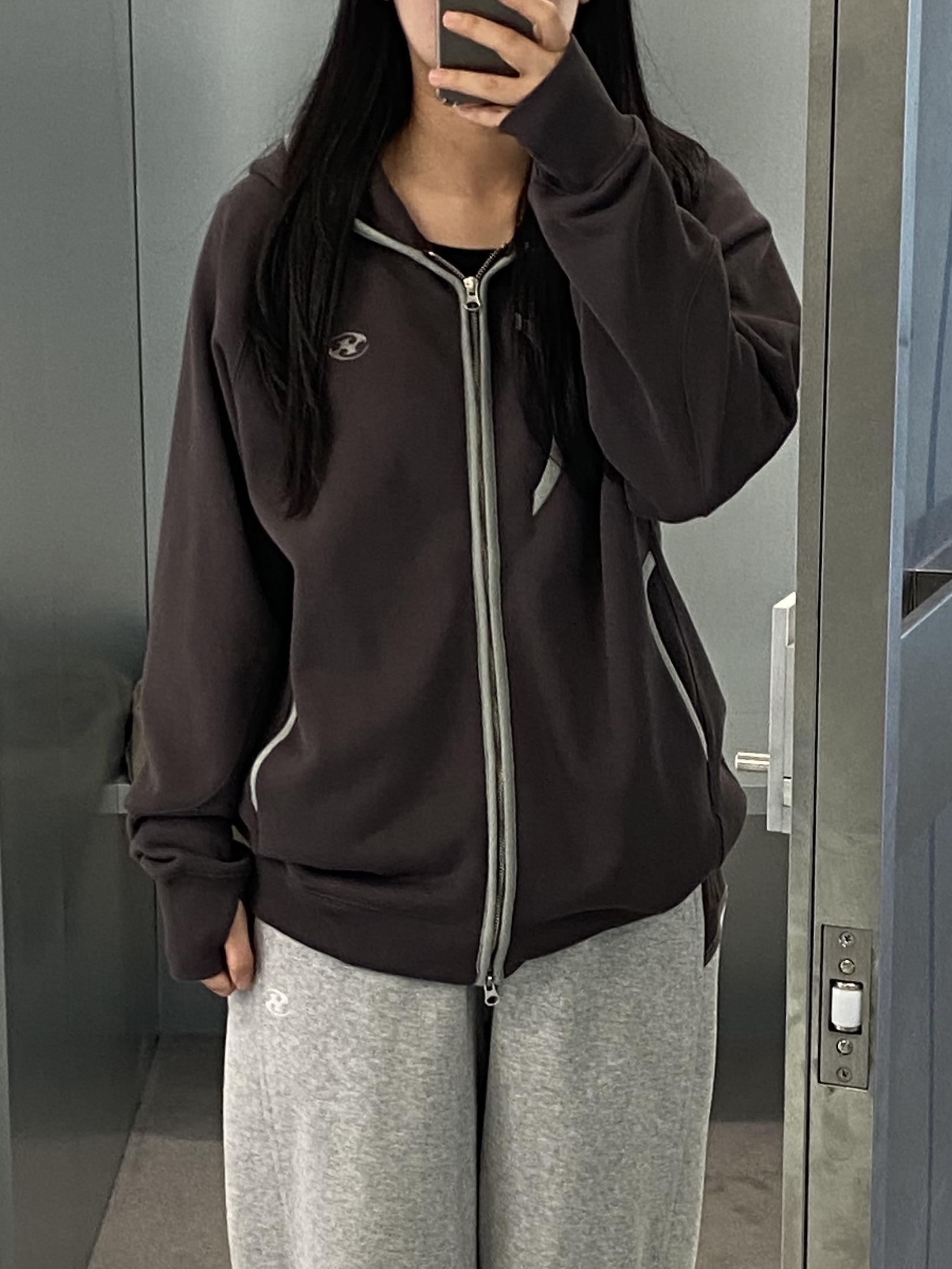 Sansan Gear Hoodie Zip-Up Grey - 24SS, Sansan Gear Sweat Shorts Brown - 24SS 착용 스타일 - 3