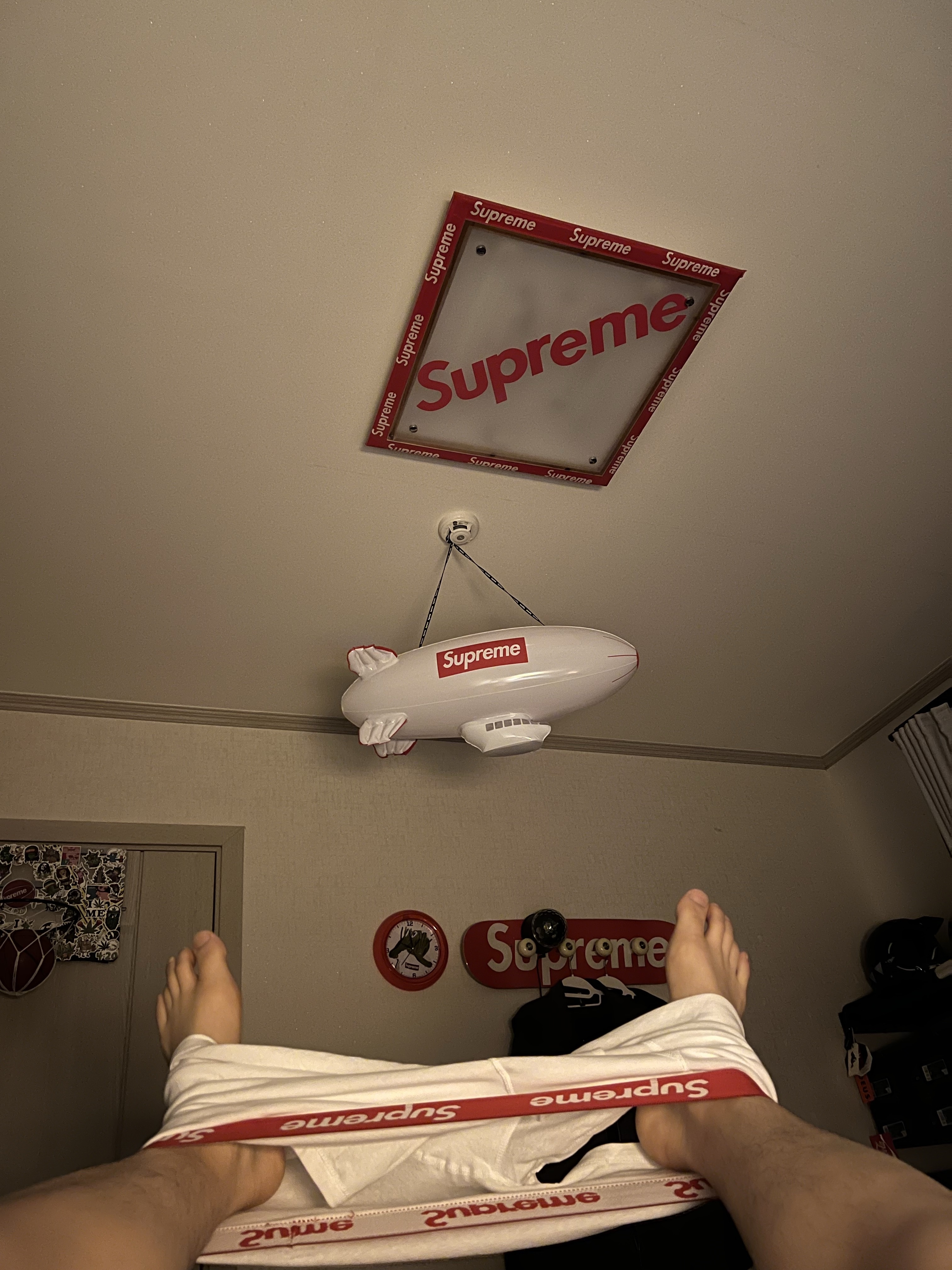 Supreme Hanes Crew Socks White (4 Pack), Supreme Hanes Boxer Briefs White (4 Pack) 착용 스타일 - 4