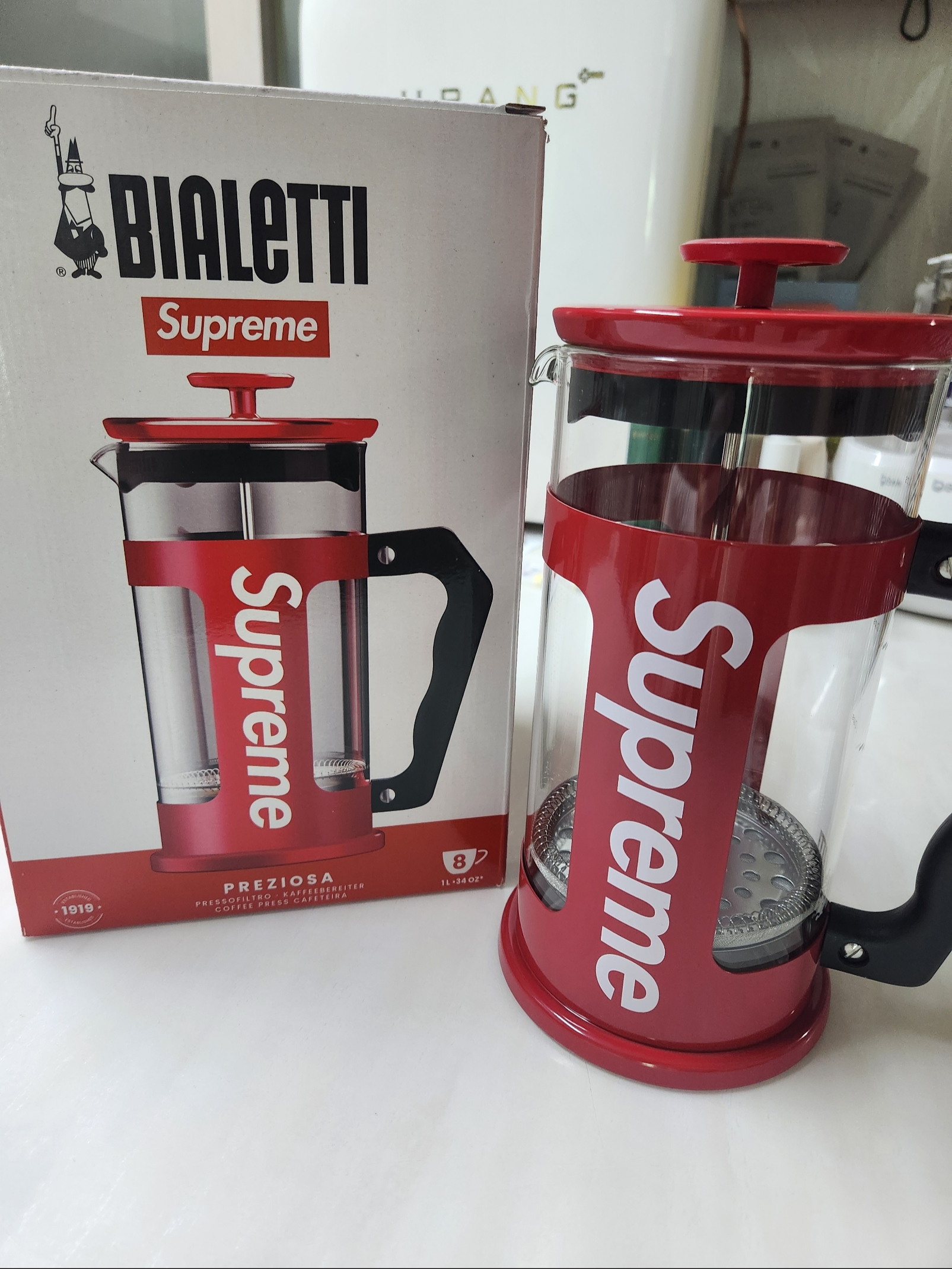 Supreme x Bialetti 8-Cup French Press Red - 24SS 착용 스타일 - 1