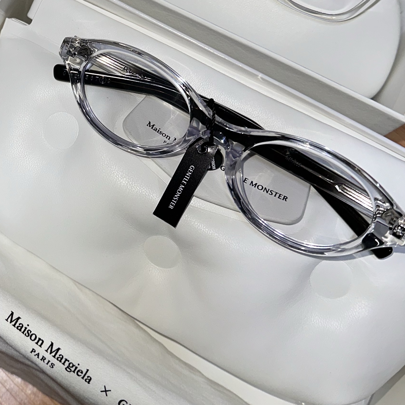 Gentle Monster x Maison Margiela MM111 Translucent Clear 착용 스타일