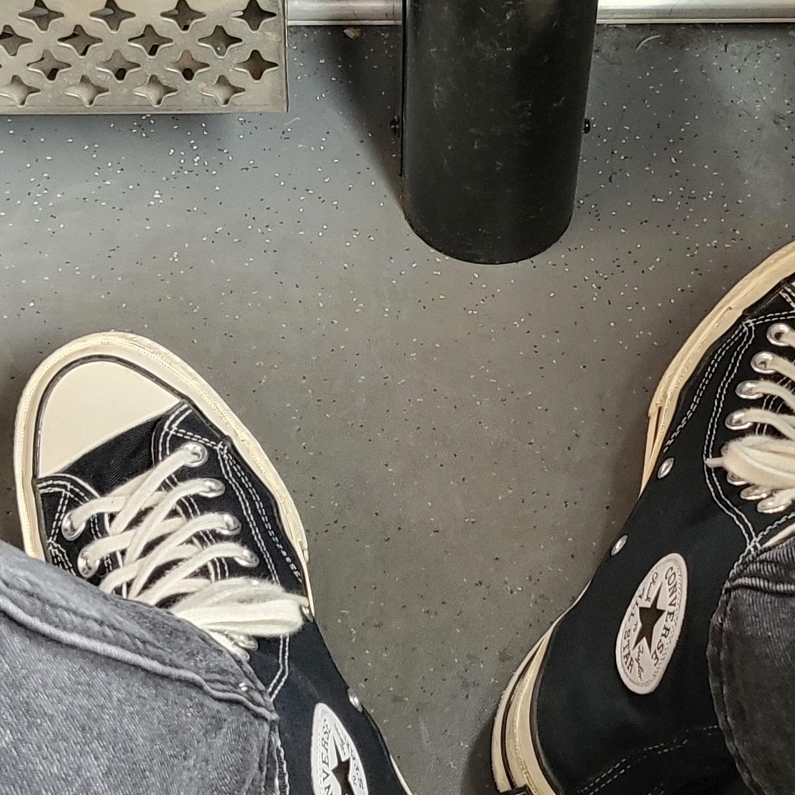 Converse Chuck 70 Hi Black 착용 스타일 - 2