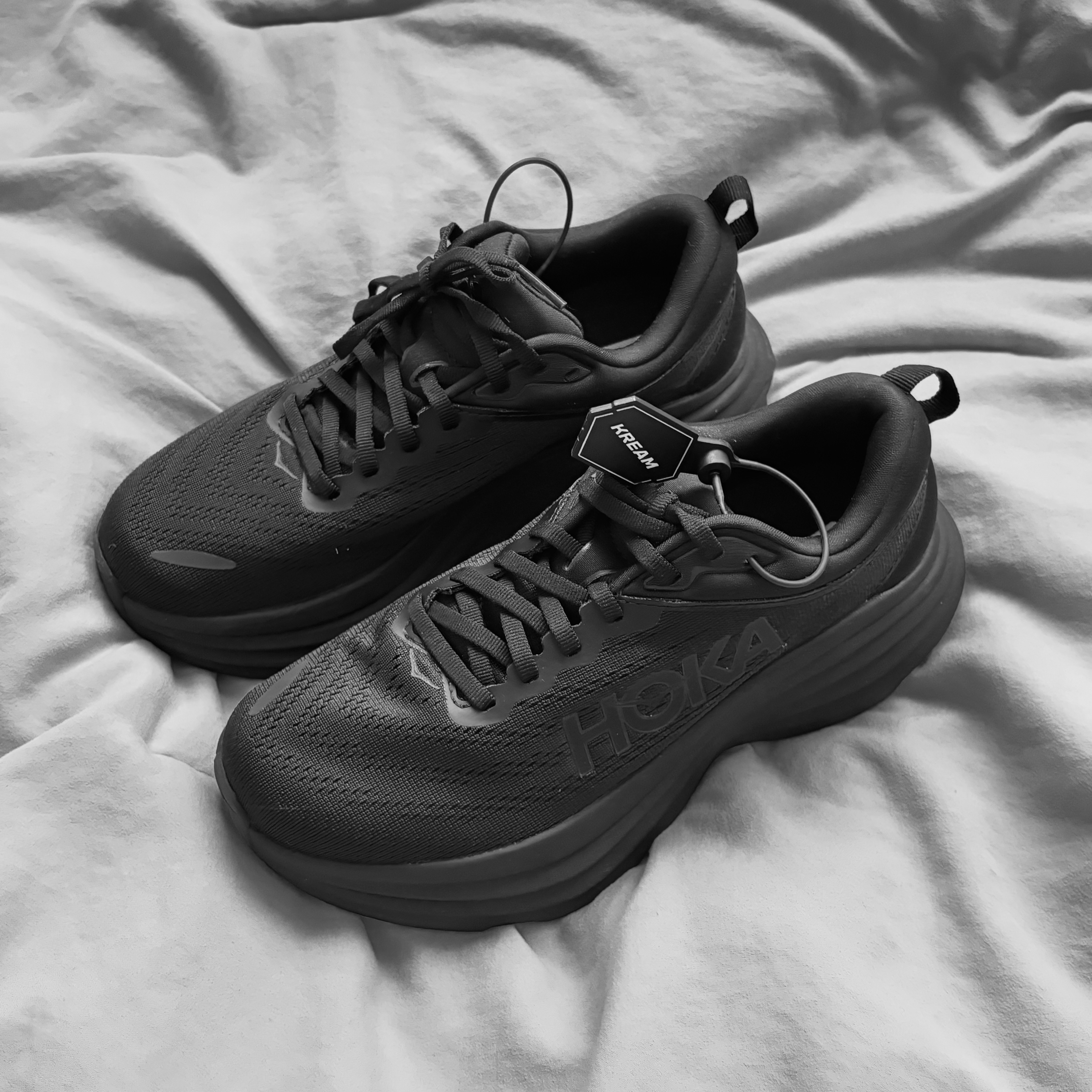 (W) Hoka Bondi 8 Black - Wide 착용 스타일