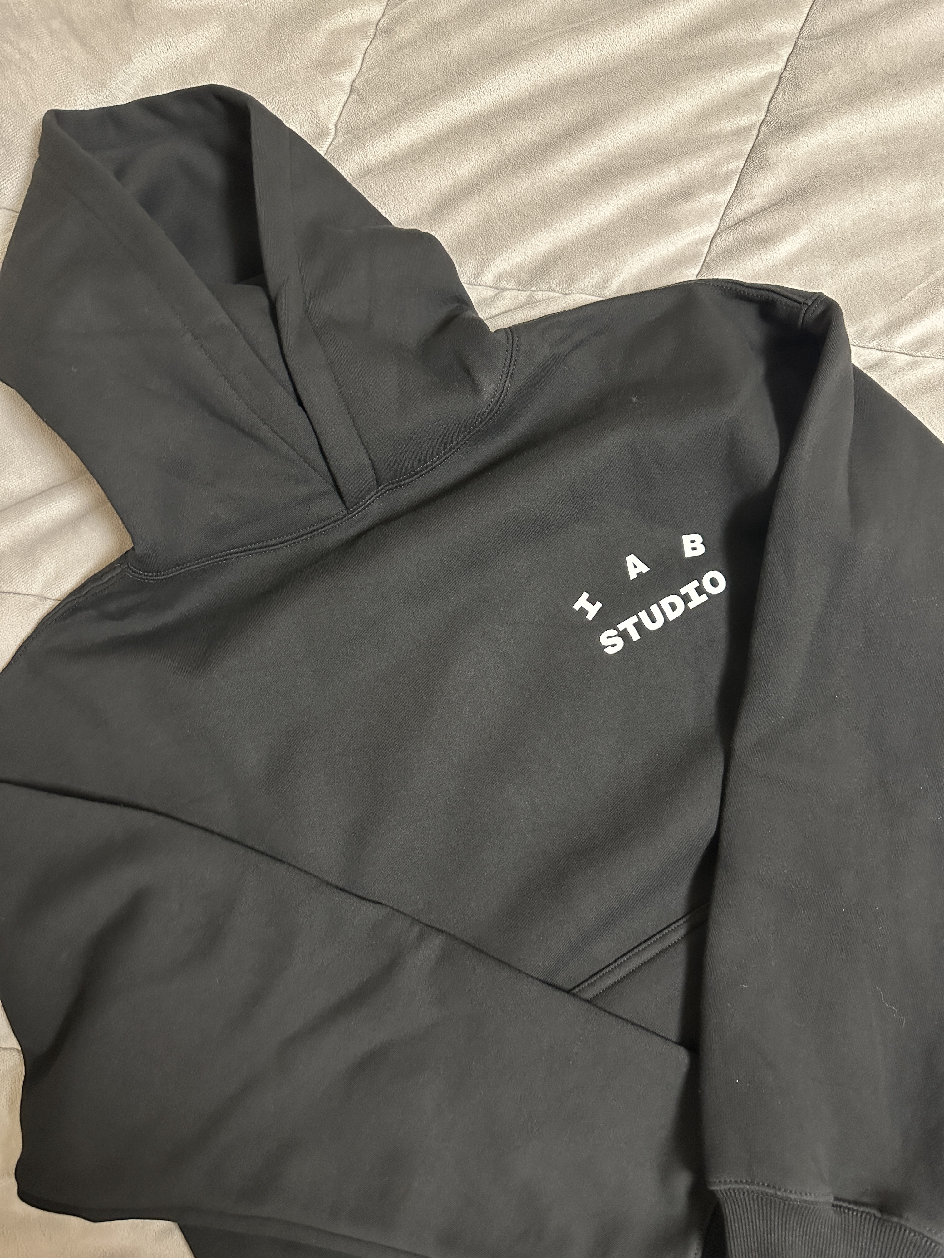 IAB Studio Hoodie Black 착용 스타일 - 1
