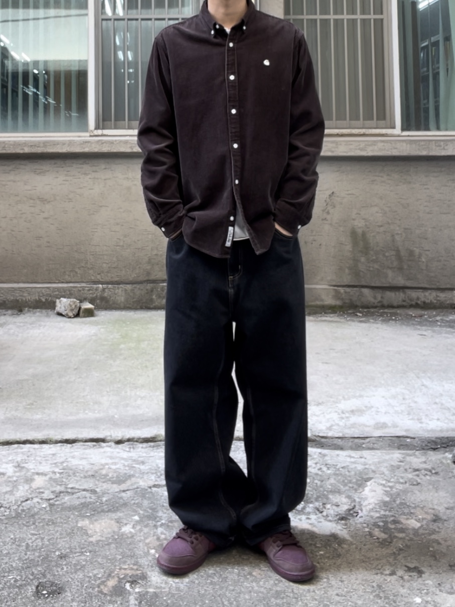 Carhartt WIP Brandon Pants Black Stone Washed, Carhartt WIP Madison Cord Shirt Buckeye 착용 스타일 - 3