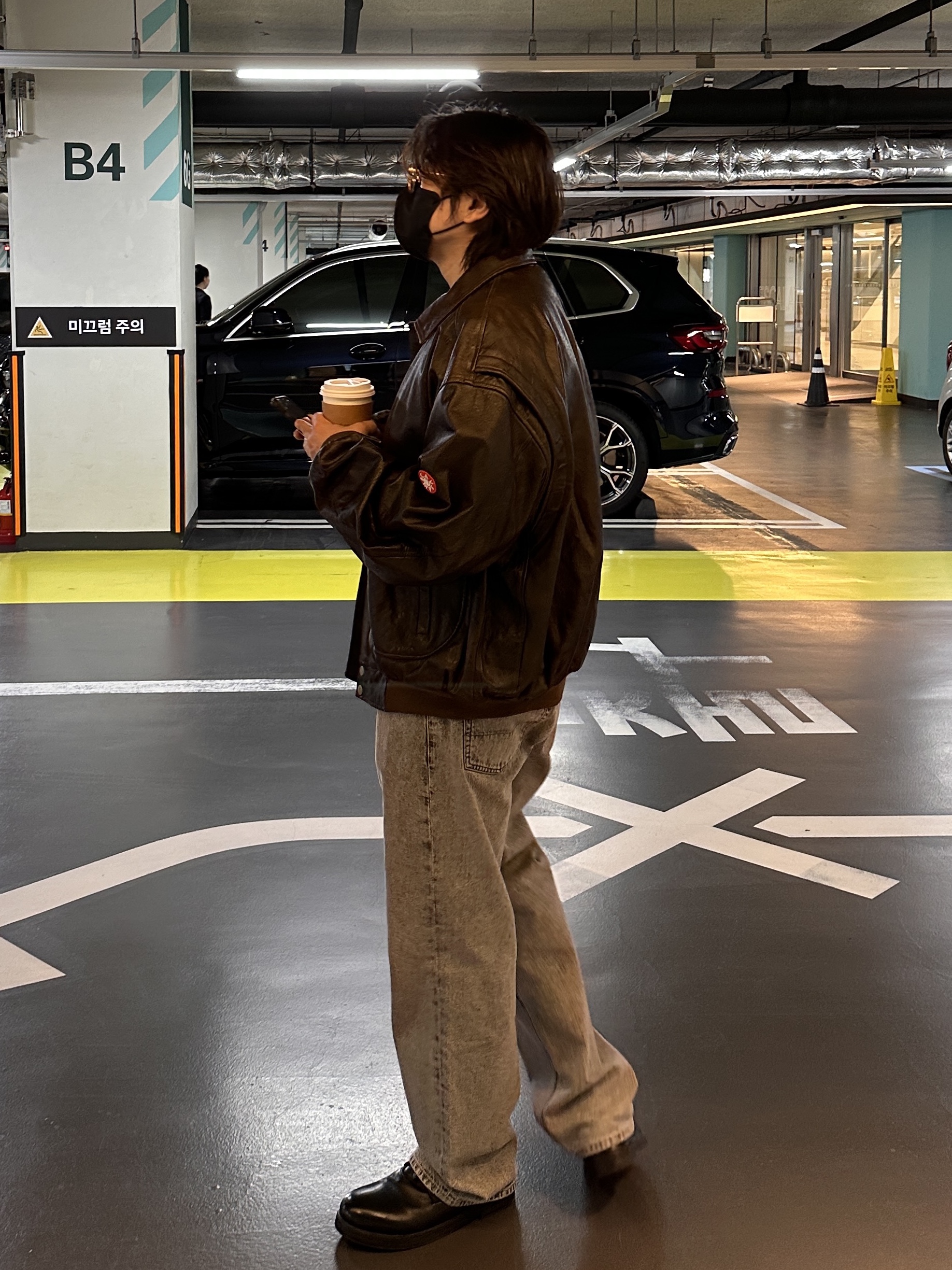 Cav Empt Leather Flying Jacket Brown - 23SS, Our Legacy Third Cut Superbleach Black Denim 착용 스타일 - 2