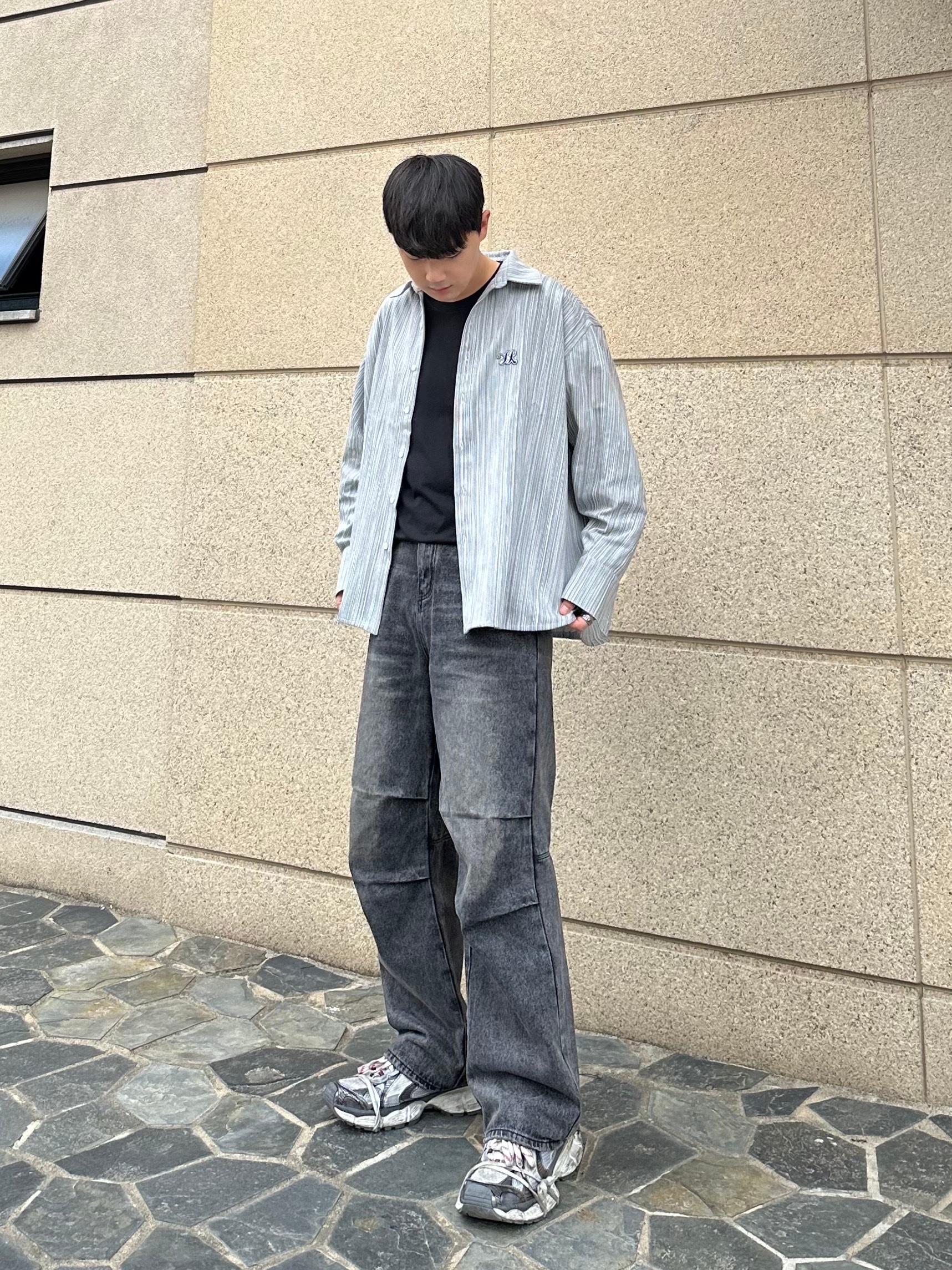 Balenciaga 3XL Sneakers Grey White Red 착용 스타일 - 2