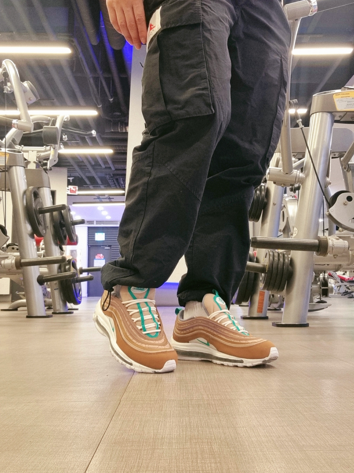 Nike Air Max 97 SE Hemp 착용 스타일 - 1