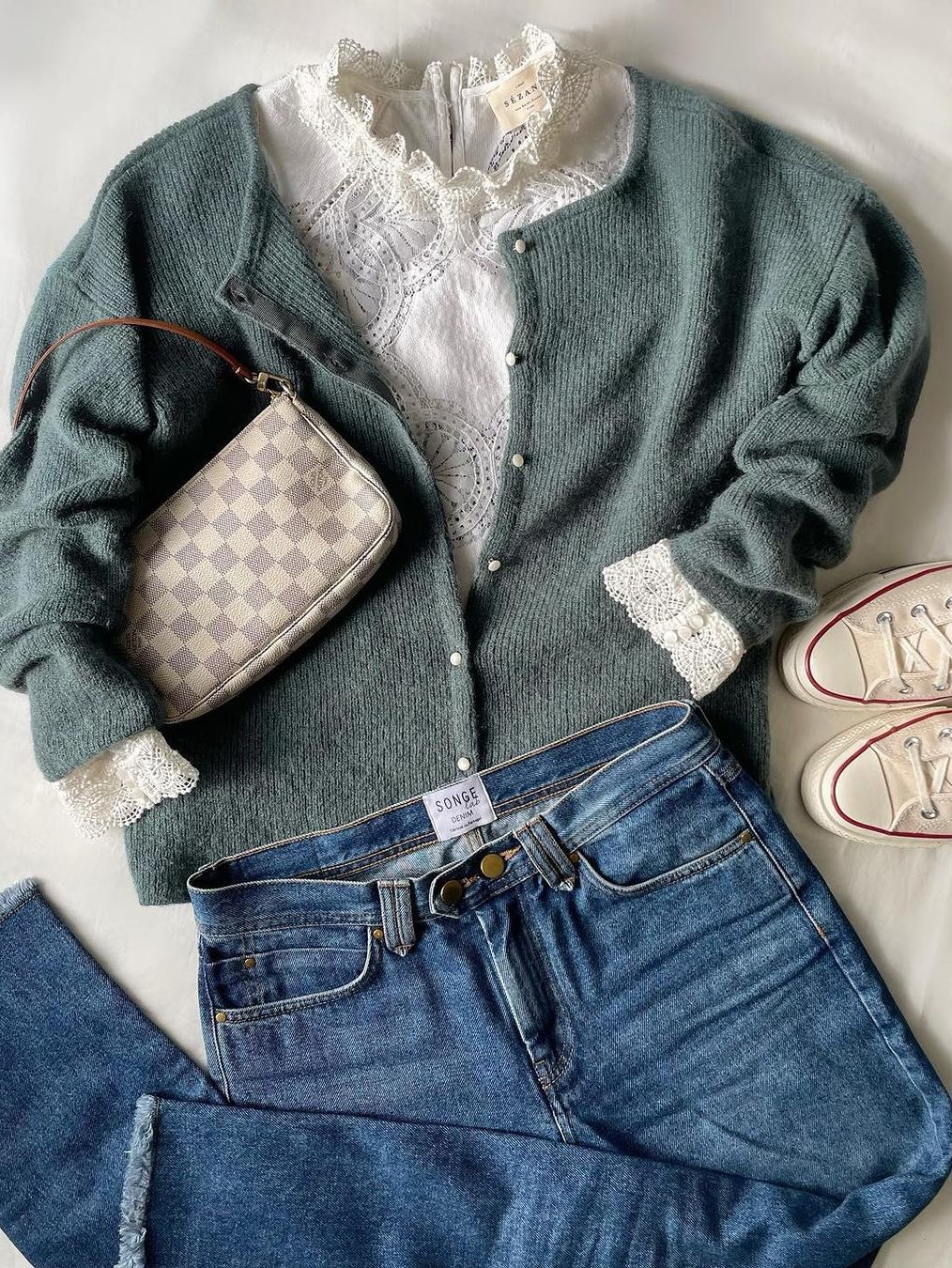 Converse Chuck 70 High Parchment, Louis Vuitton Felicie Pochette Monogram Empreinte Black 착용 스타일 - 4