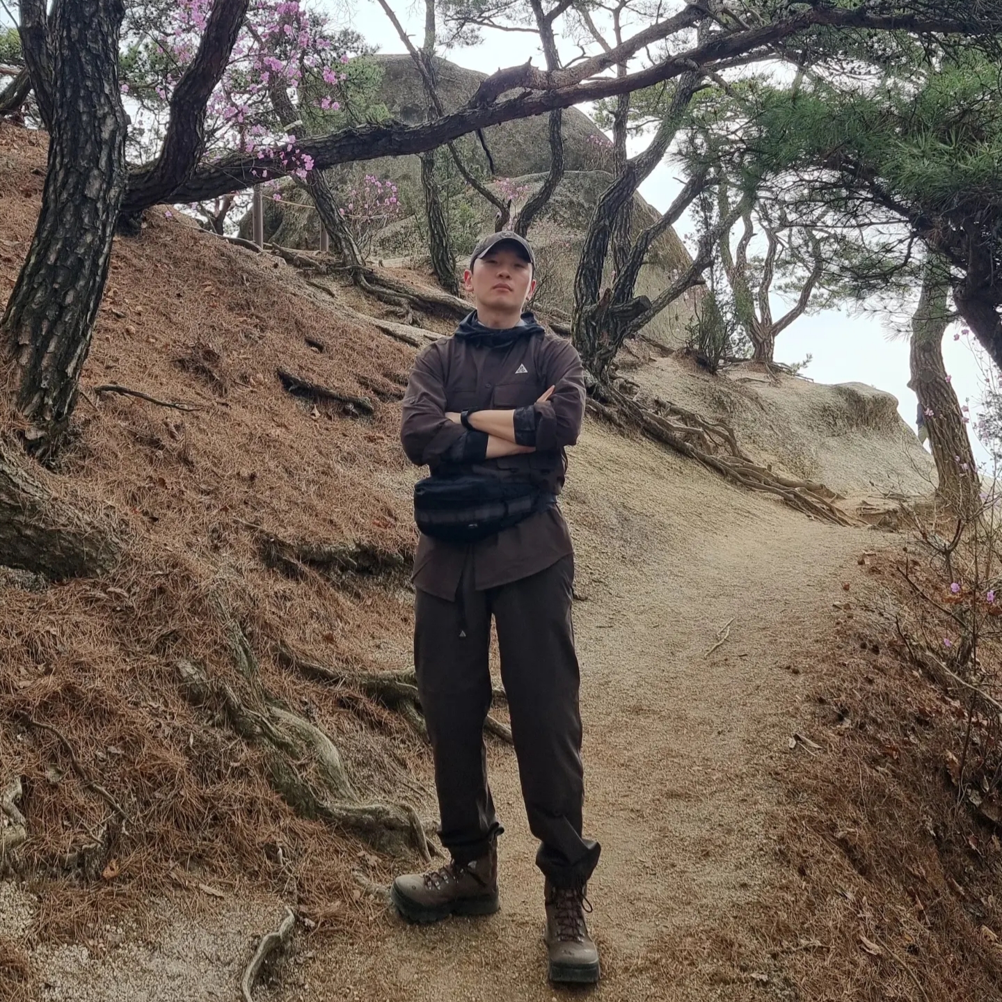 Nike ACG Heritage 86 Cap Ironstone, Nike ACG Dri-Fit UV Devastation Trail Shirt Baroque Brown - Asia 착용 스타일 - 4