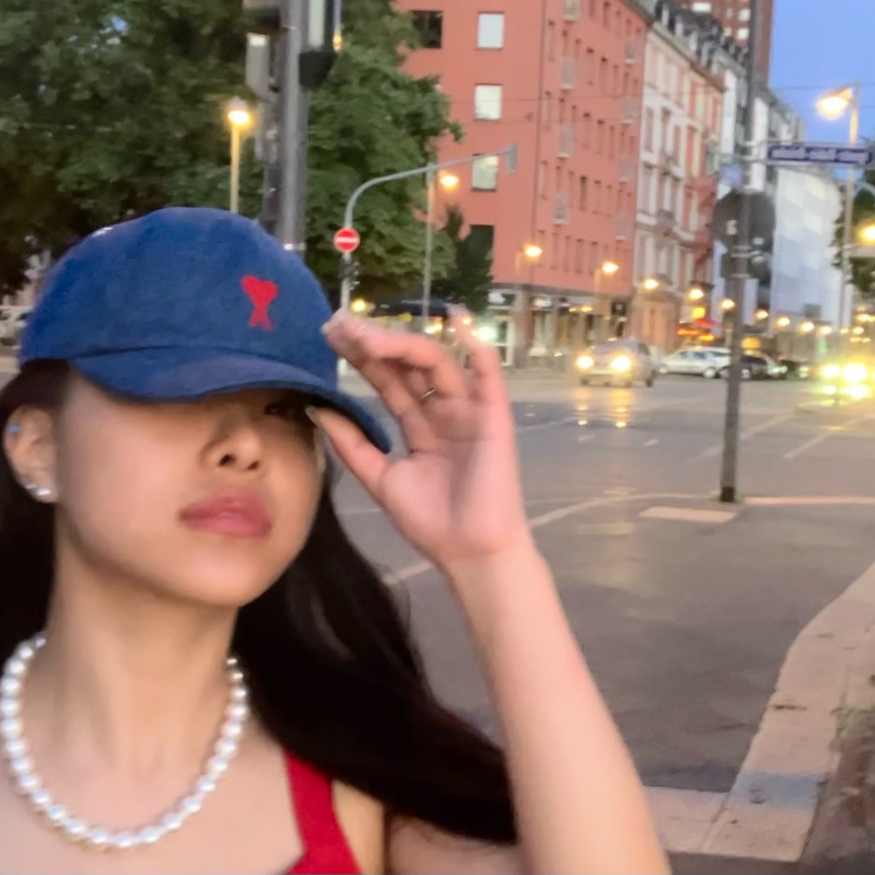 AMI de Coeur Baseball Cap Indigo 착용 스타일 - 2