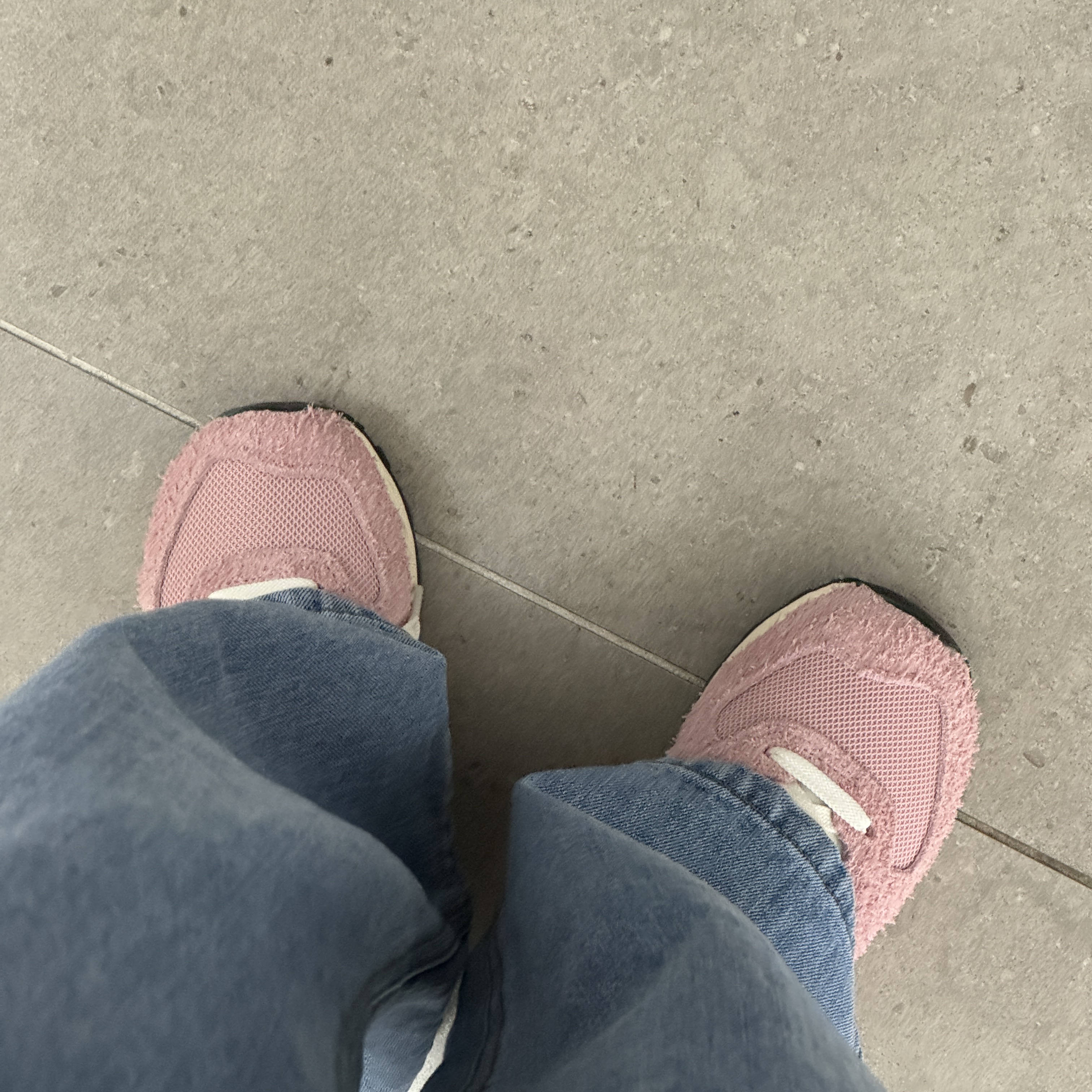 Minitmute Clo Mini Baby Pink, New Balance 574 Heritage Mellow Pink 착용 스타일 - 2