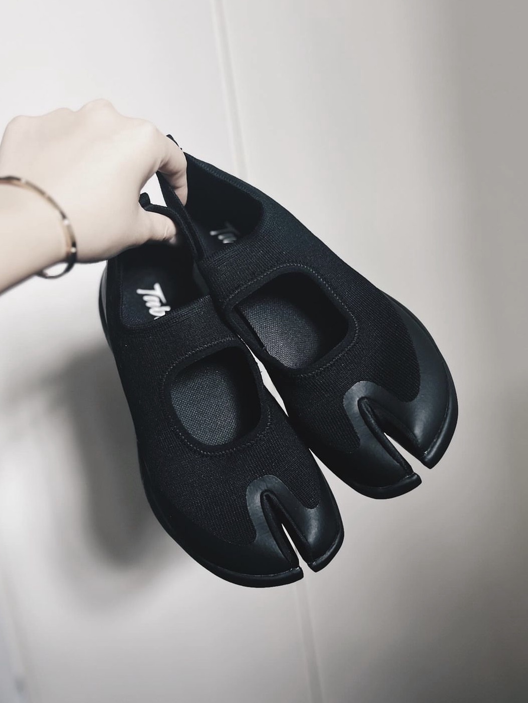 Tabi Sandal Black 착용 스타일 - 1
