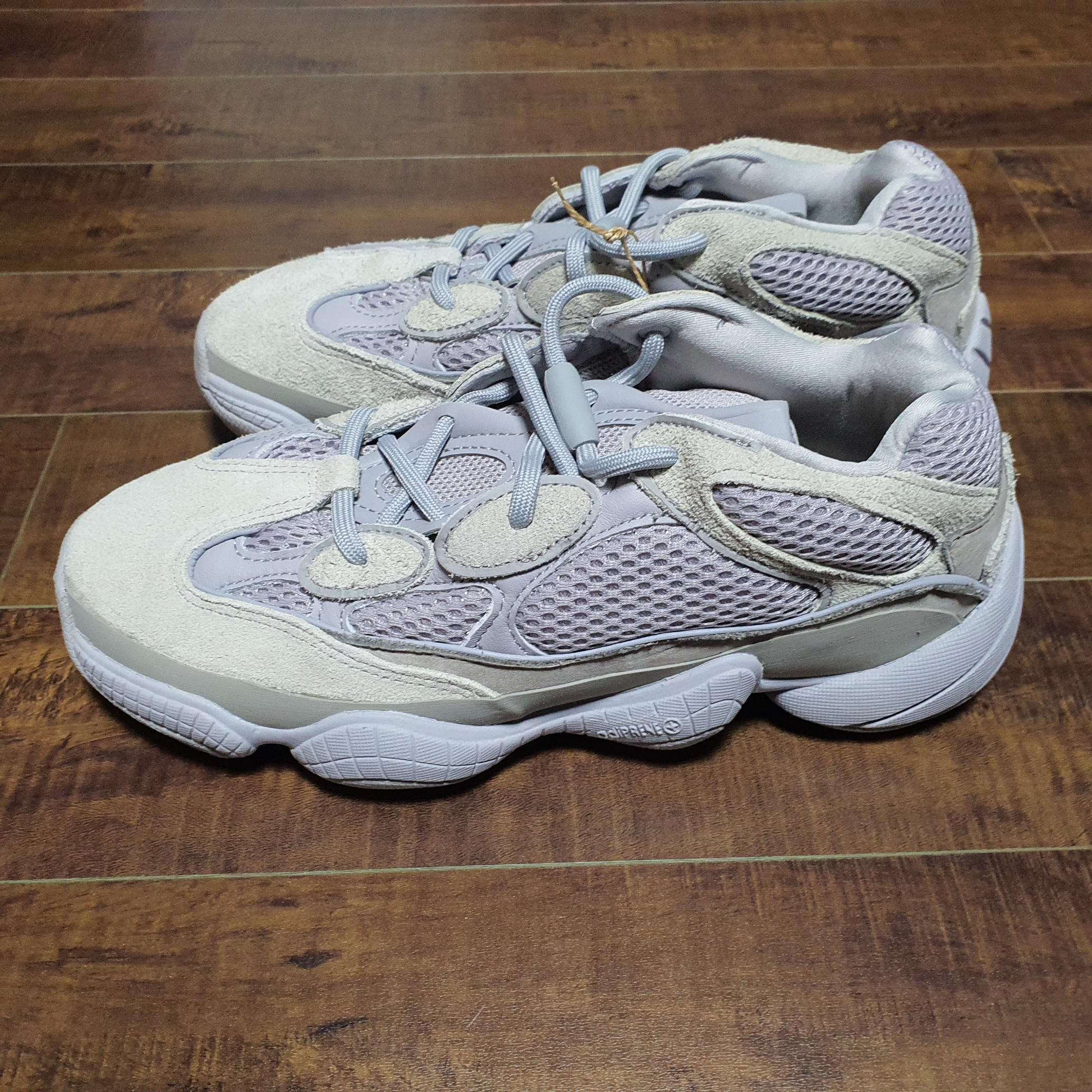 Adidas Yeezy 500 Stone Salt 착용 스타일