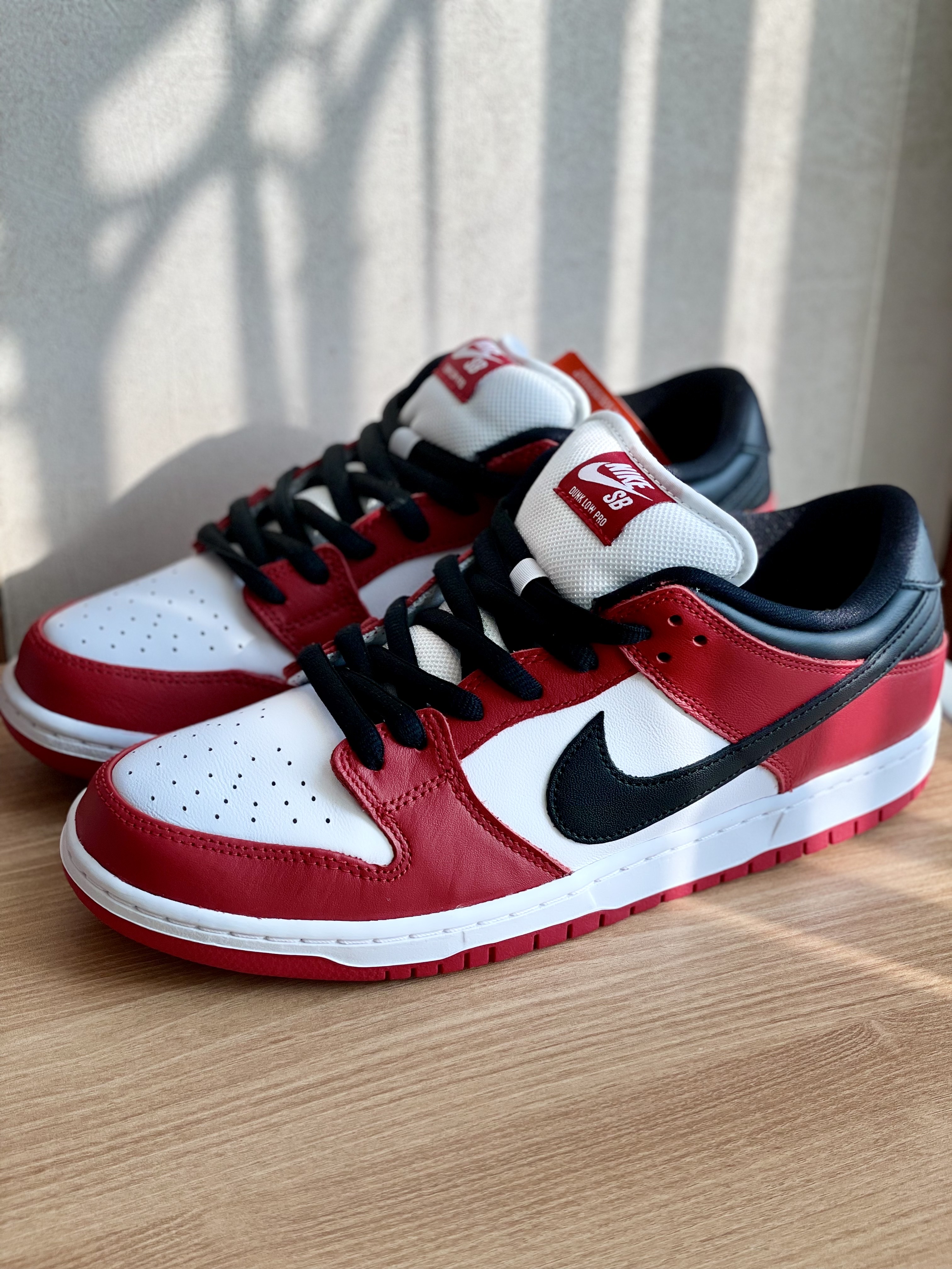 Nike SB Dunk Low Pro Chicago 착용 스타일 - 1