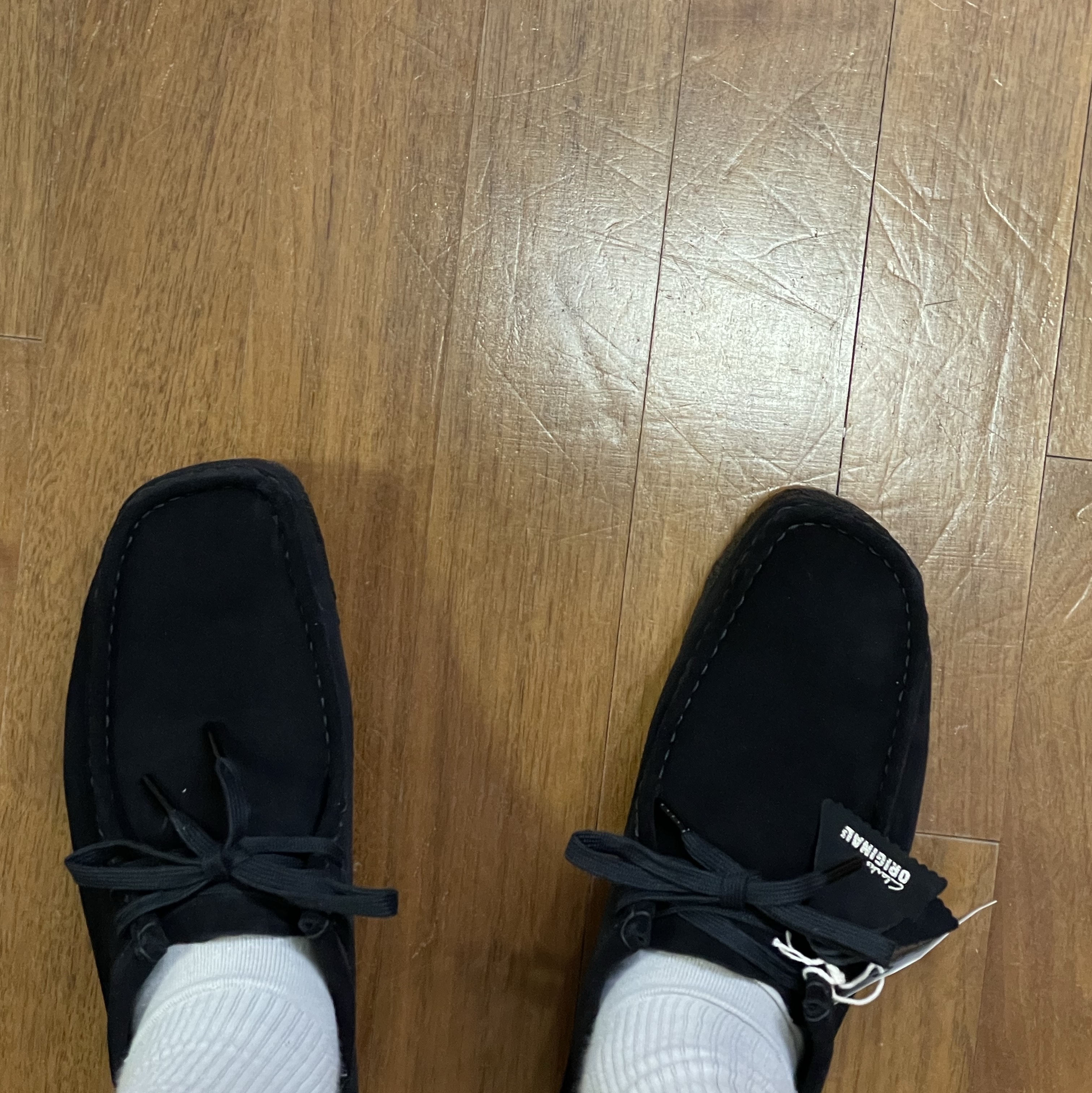 Clarks Wallabee Black Suede 착용 스타일 - 2
