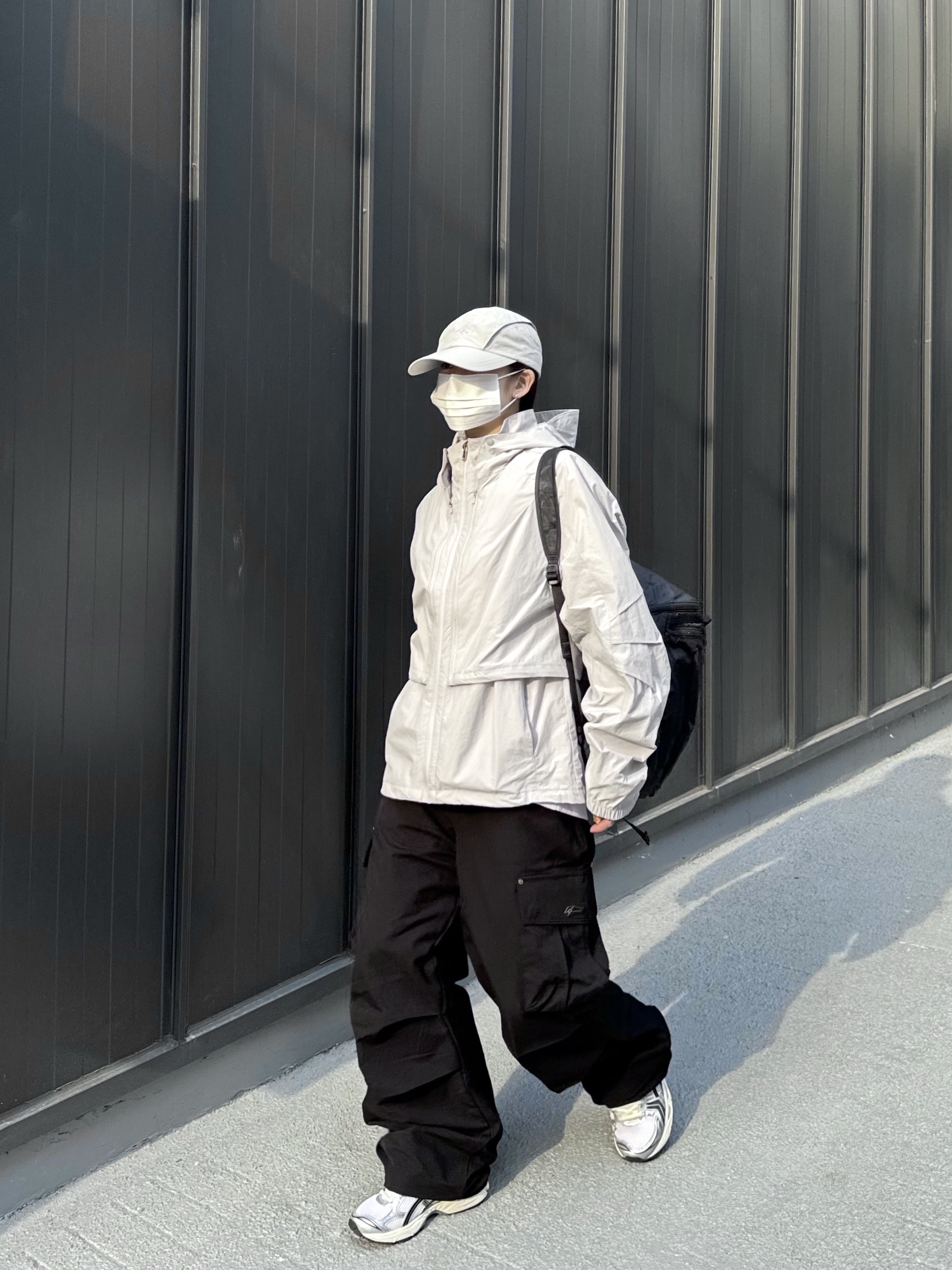 Sansan Gear Wing Cap Grey - 23SS, Arc'teryx Heliad 15 Backpack Black 착용 스타일 - 1