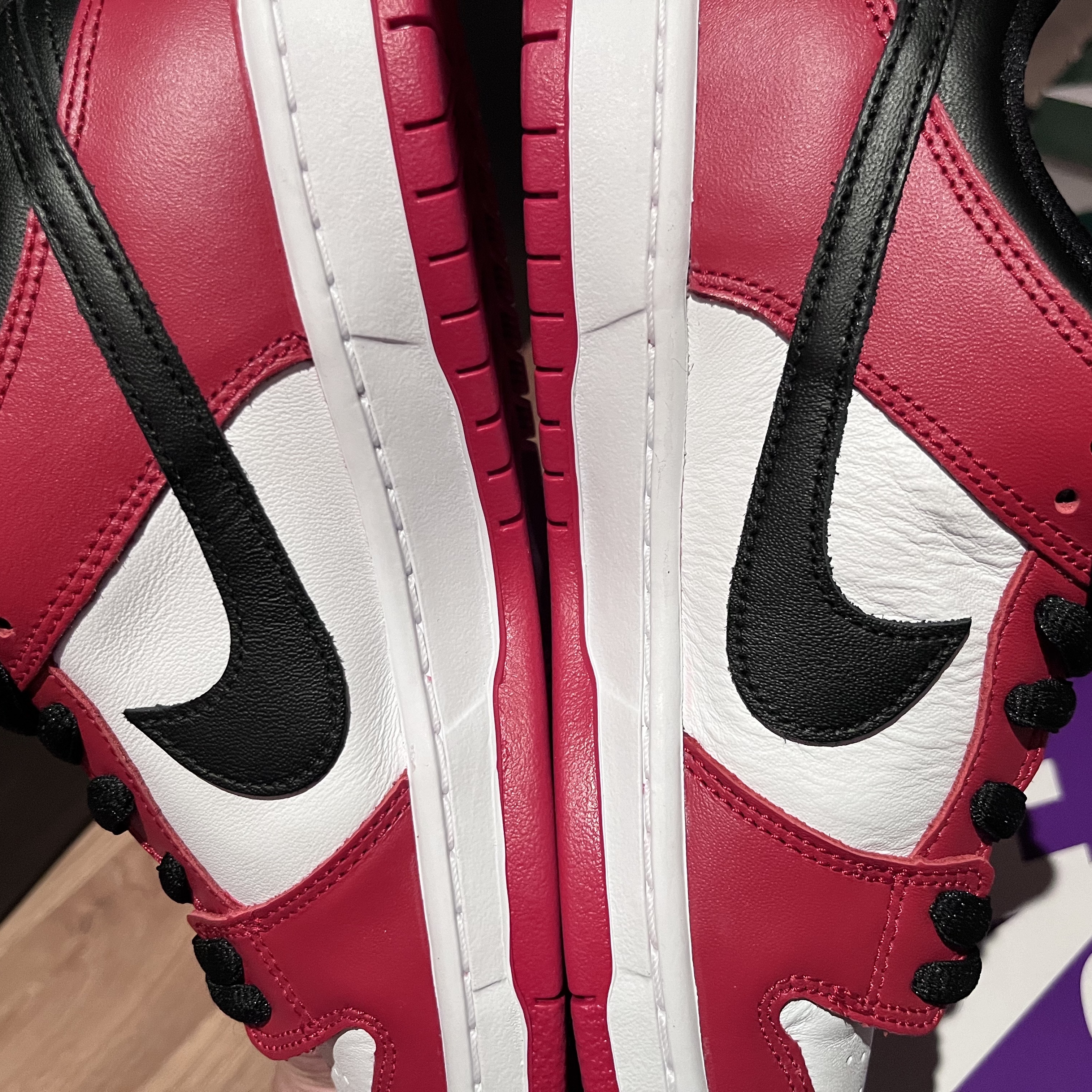 Nike SB Dunk Low Pro Chicago 착용 스타일 - 1