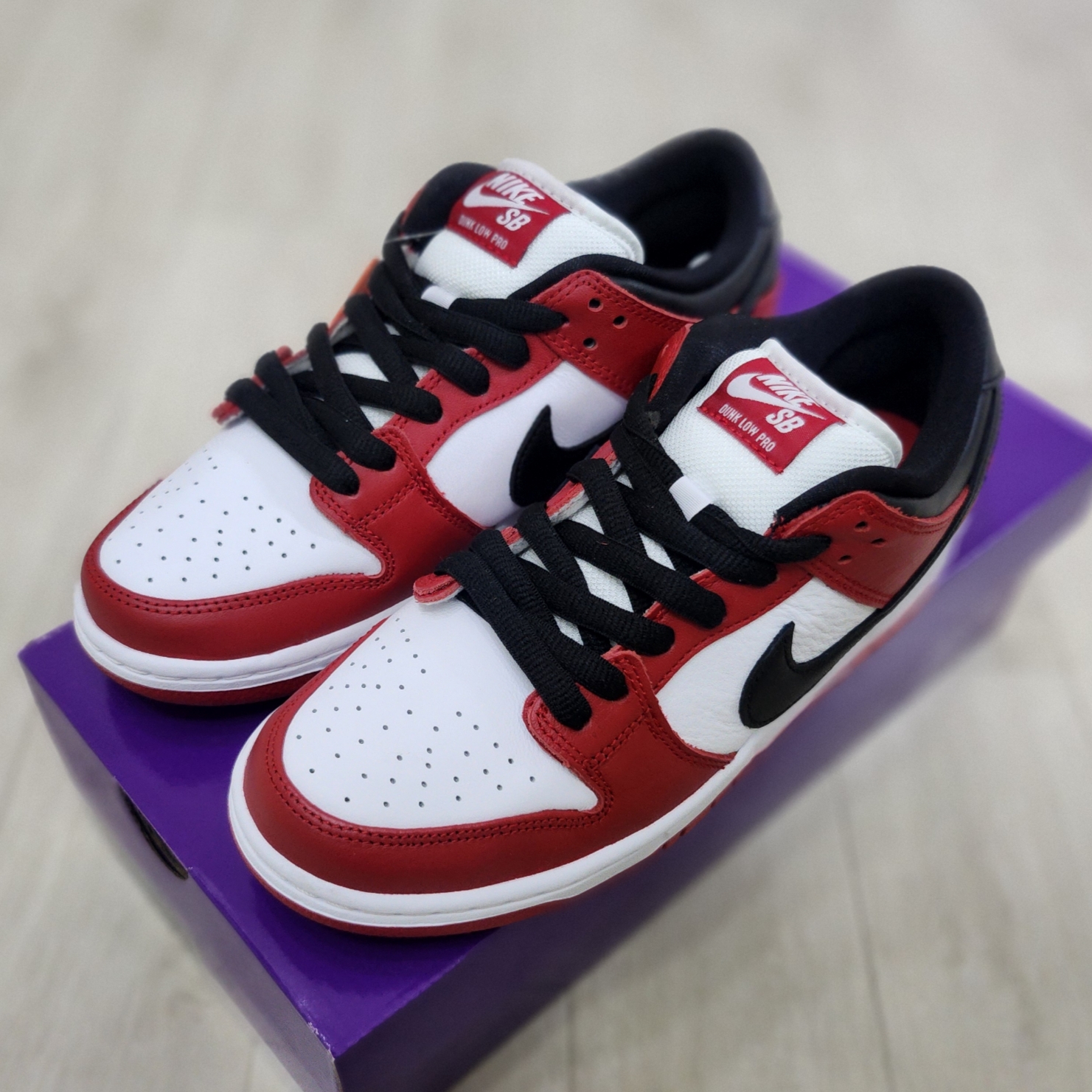 Nike SB Dunk Low Pro Chicago 착용 스타일 - 2