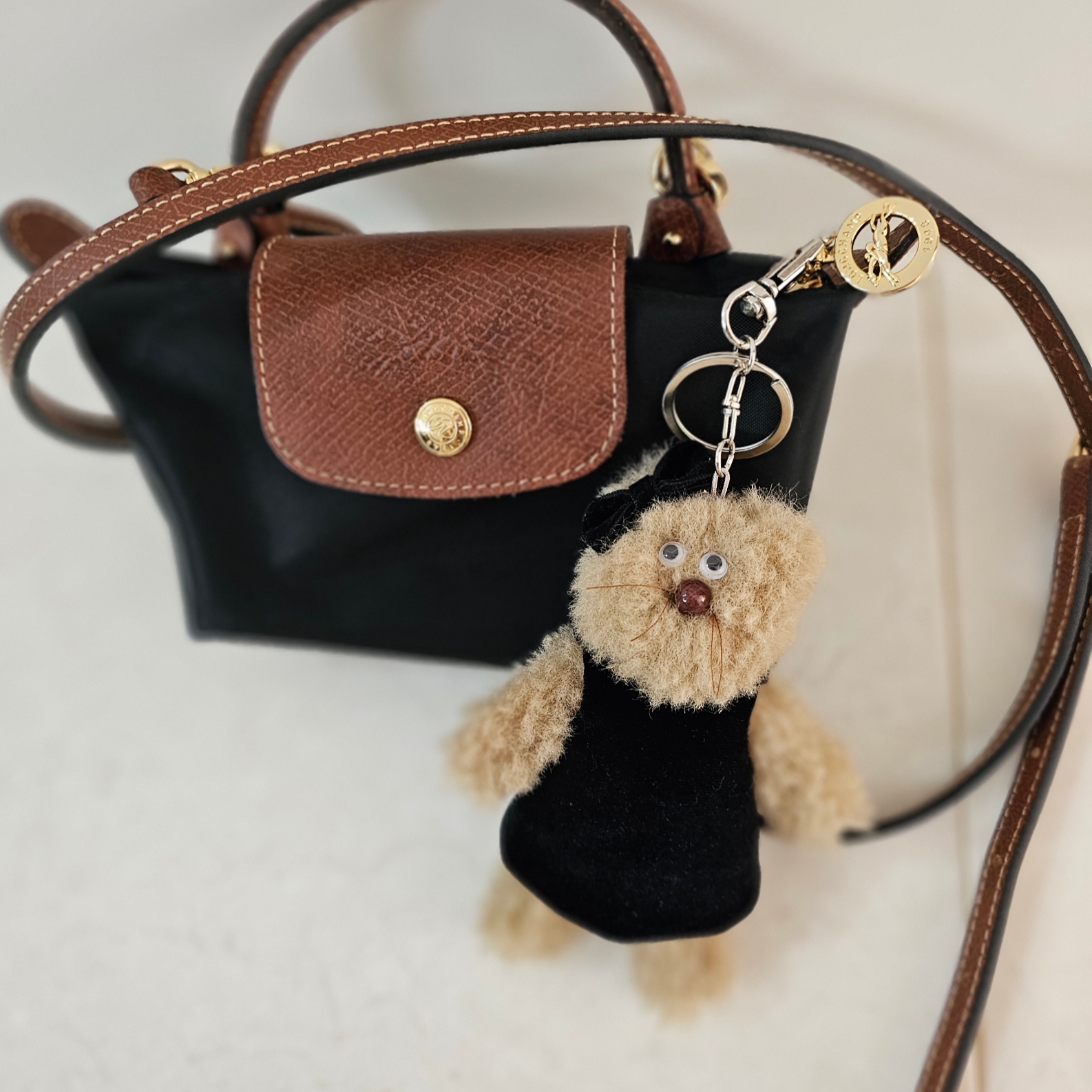 Longchamp Le Pliage Original Handle Pouch Black, Monamhee x STU Coco Brown 착용 스타일