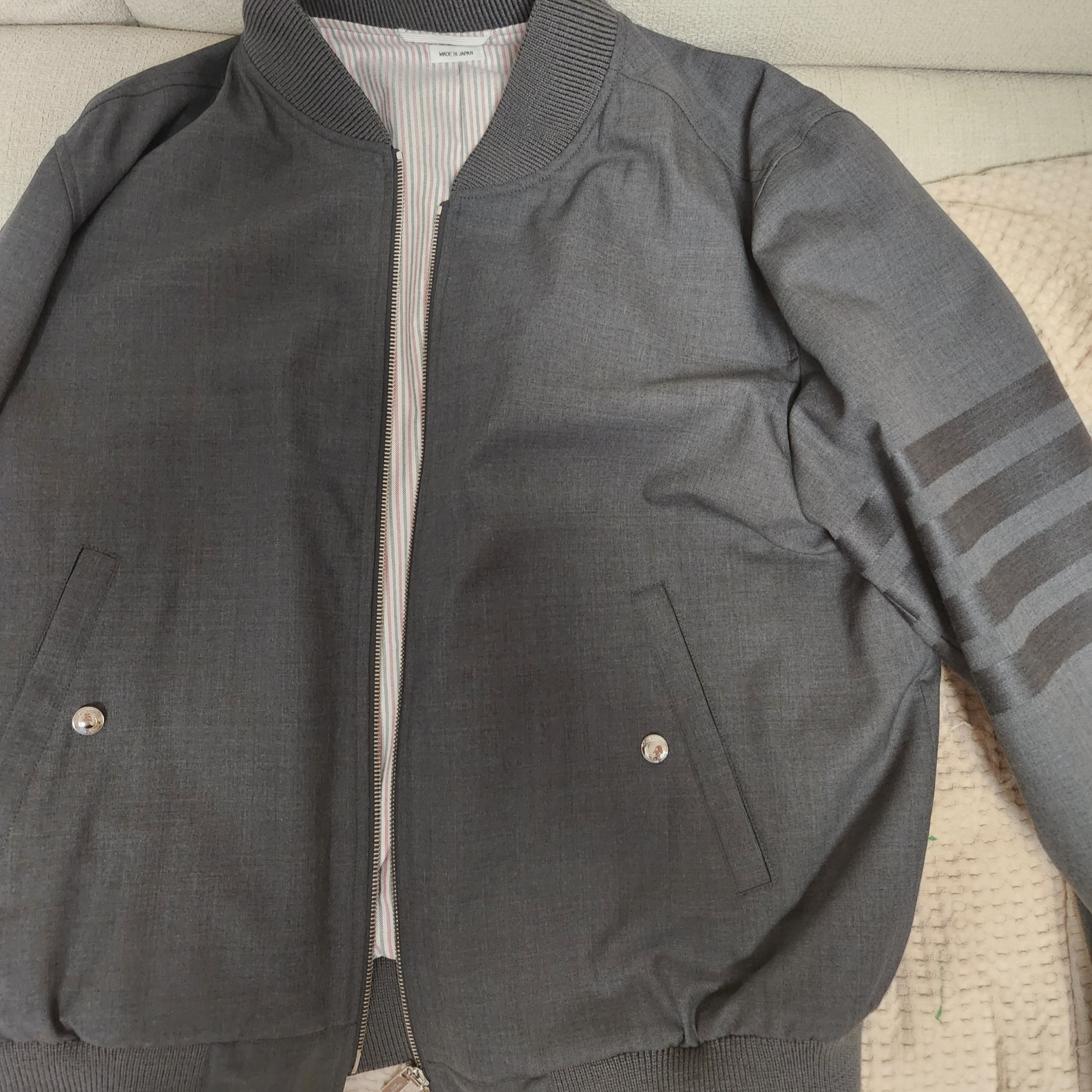 Thom Browne Plain Weave Suiting 4-Bar Knit Blouson Jacket Dark Grey 착용 스타일