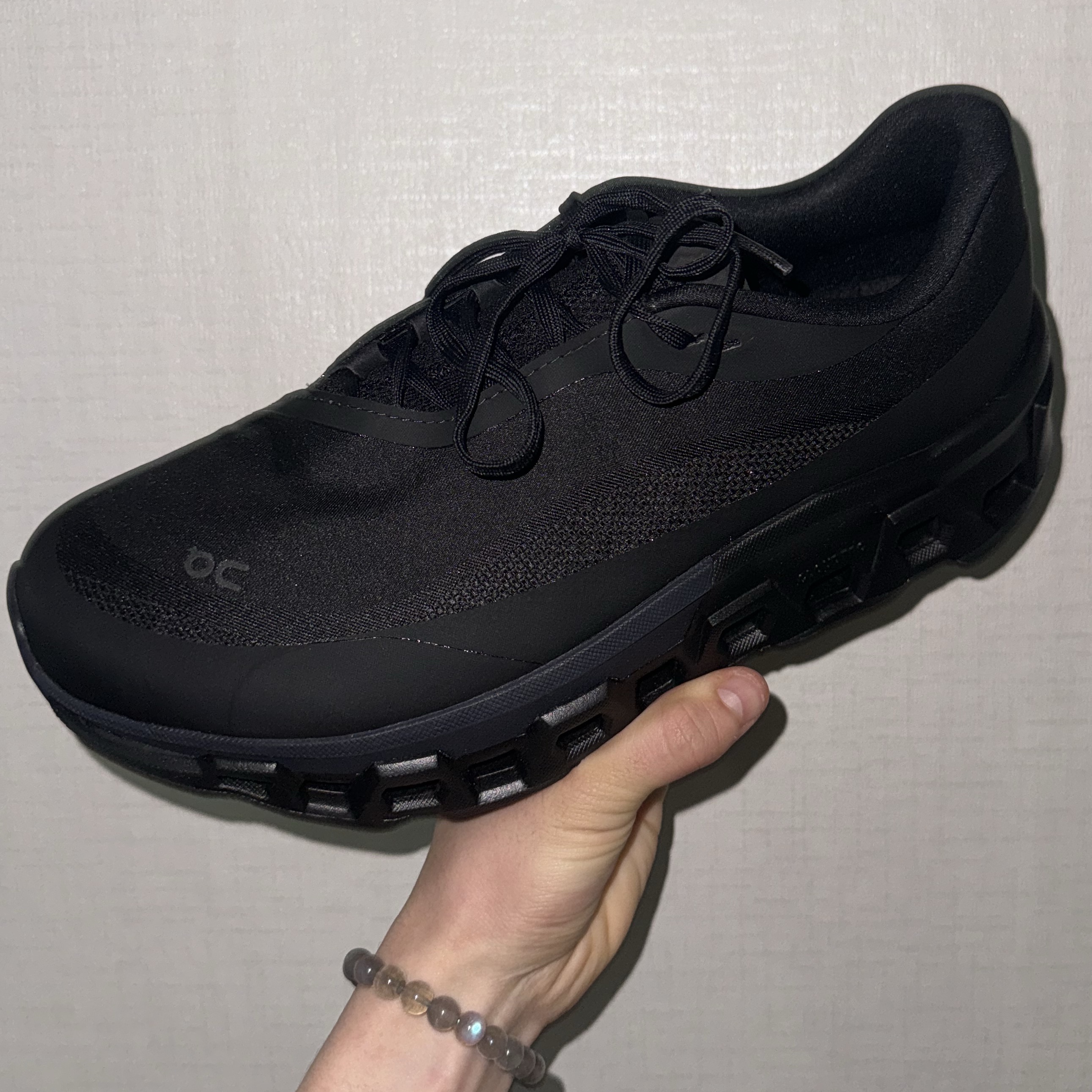 On Running x Post Archive Faction (Paf) Cloudmonster 2 Black Magnet 착용 스타일 - 1
