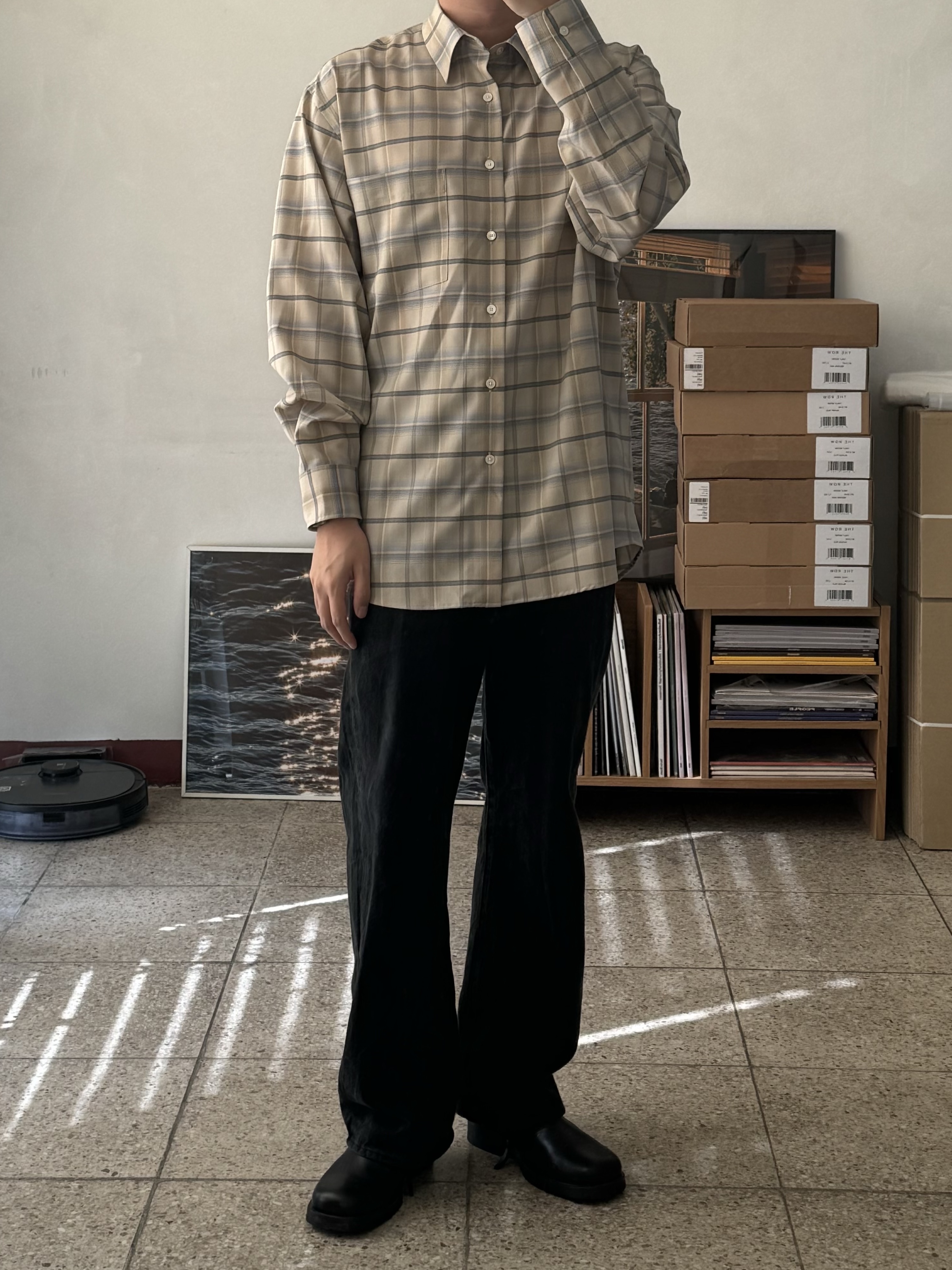Auralee Super Light Wool Check Shirt Light Beige 착용 스타일 - 2