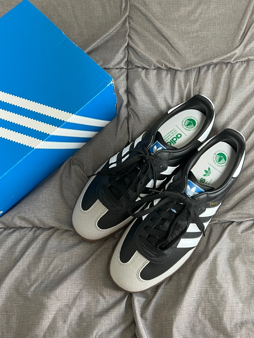 Adidas Samba Vegan Black White 착용 스타일 - 1