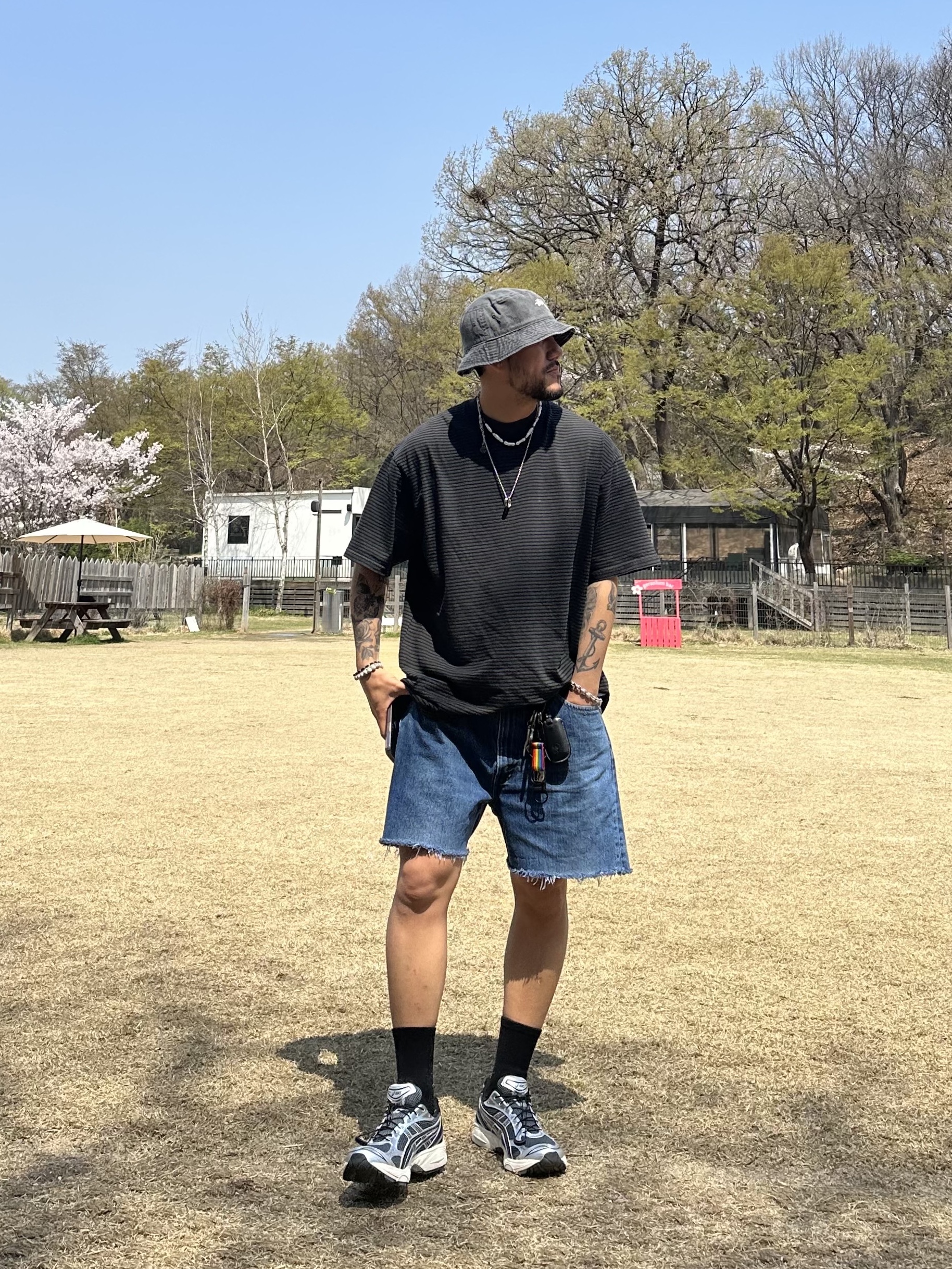 Stussy Washed Stock Bucket Hat Charcoal, Asics Unlimited Gel-Kayano 14 Carrier Grey Black 착용 스타일 - 4
