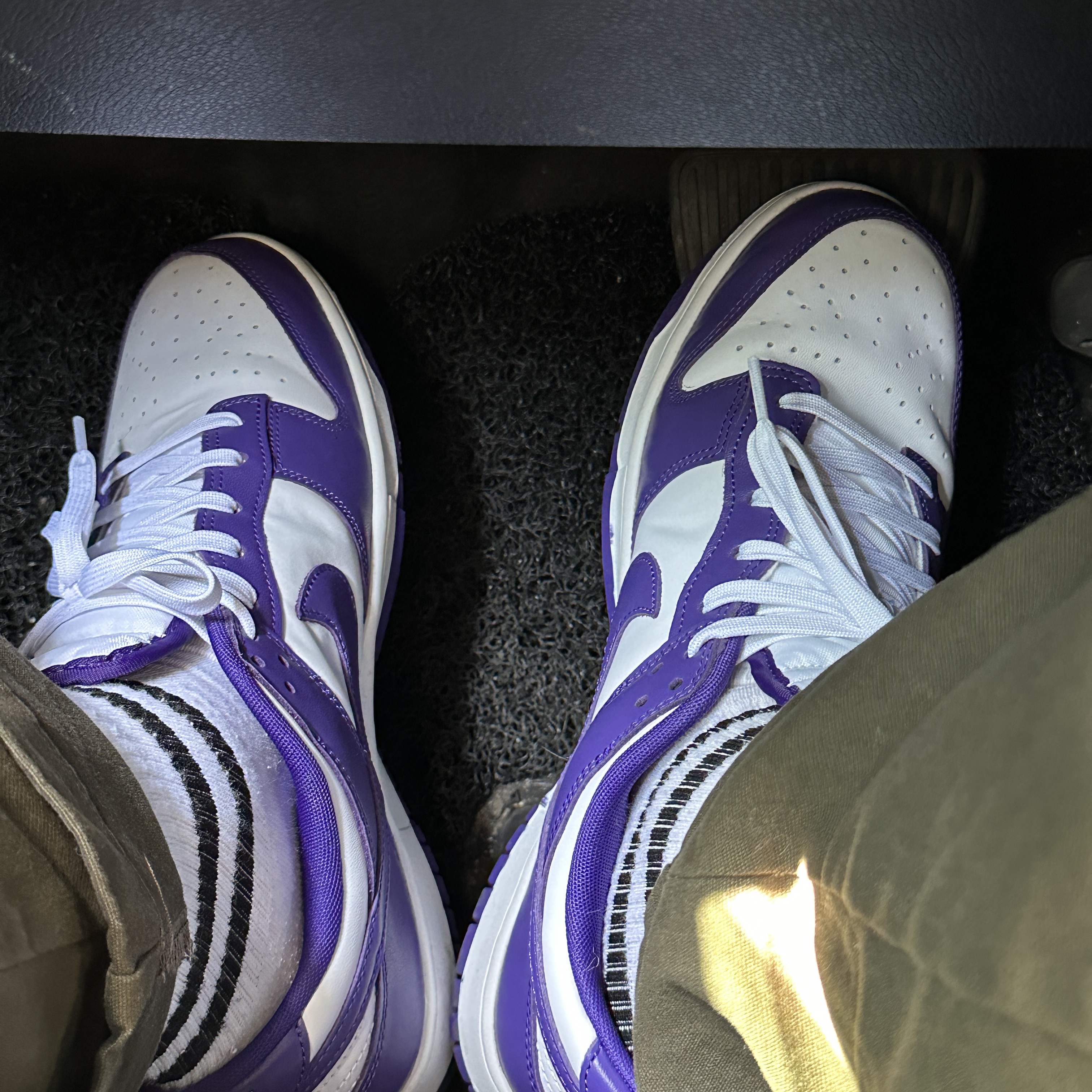 Nike Dunk Low Retro Championship Court Purple 착용 스타일