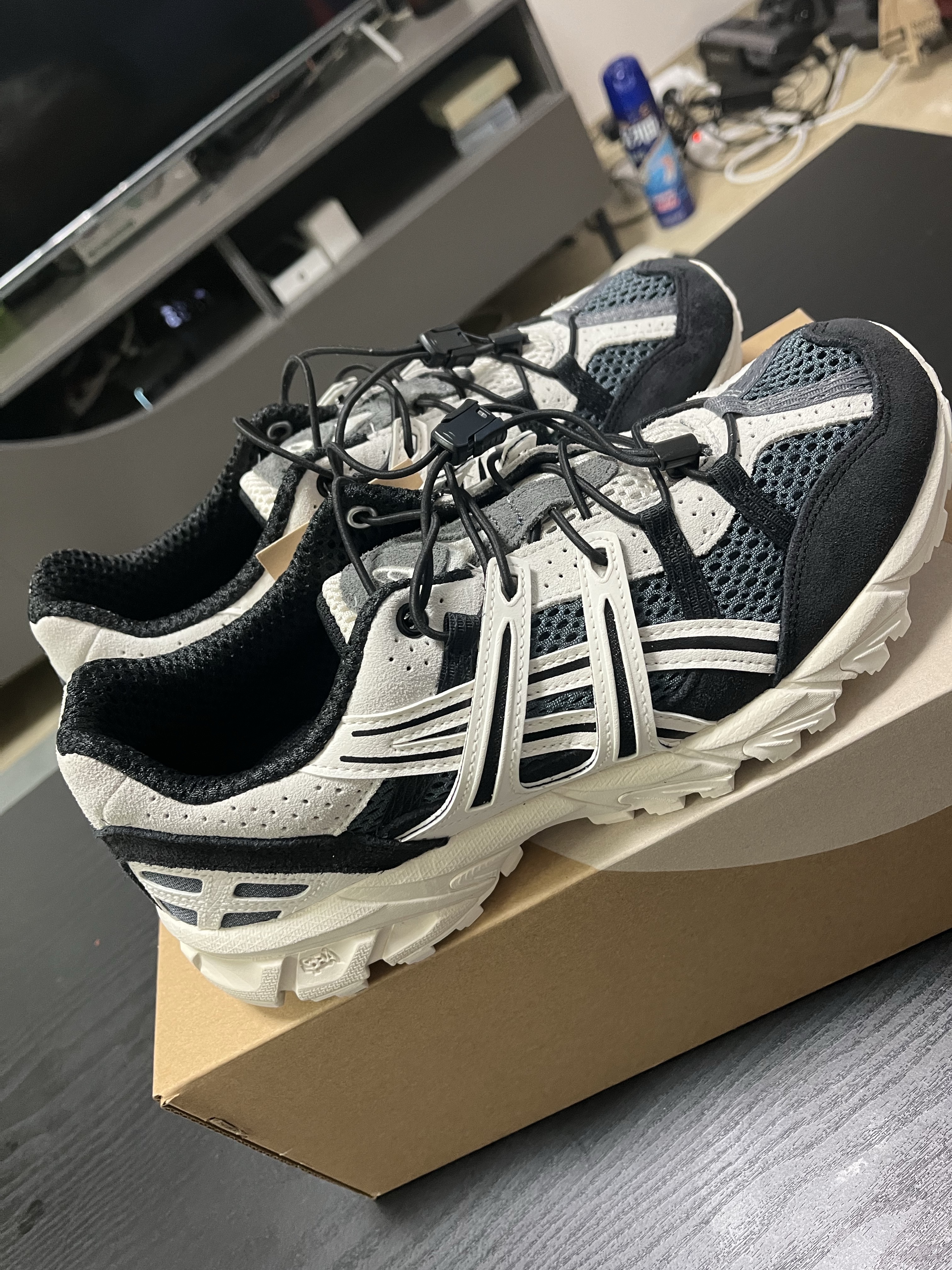 Asics Unlimited Gel-Sonoma 15-50 Carrier Grey White Alyssum 착용 스타일 - 3