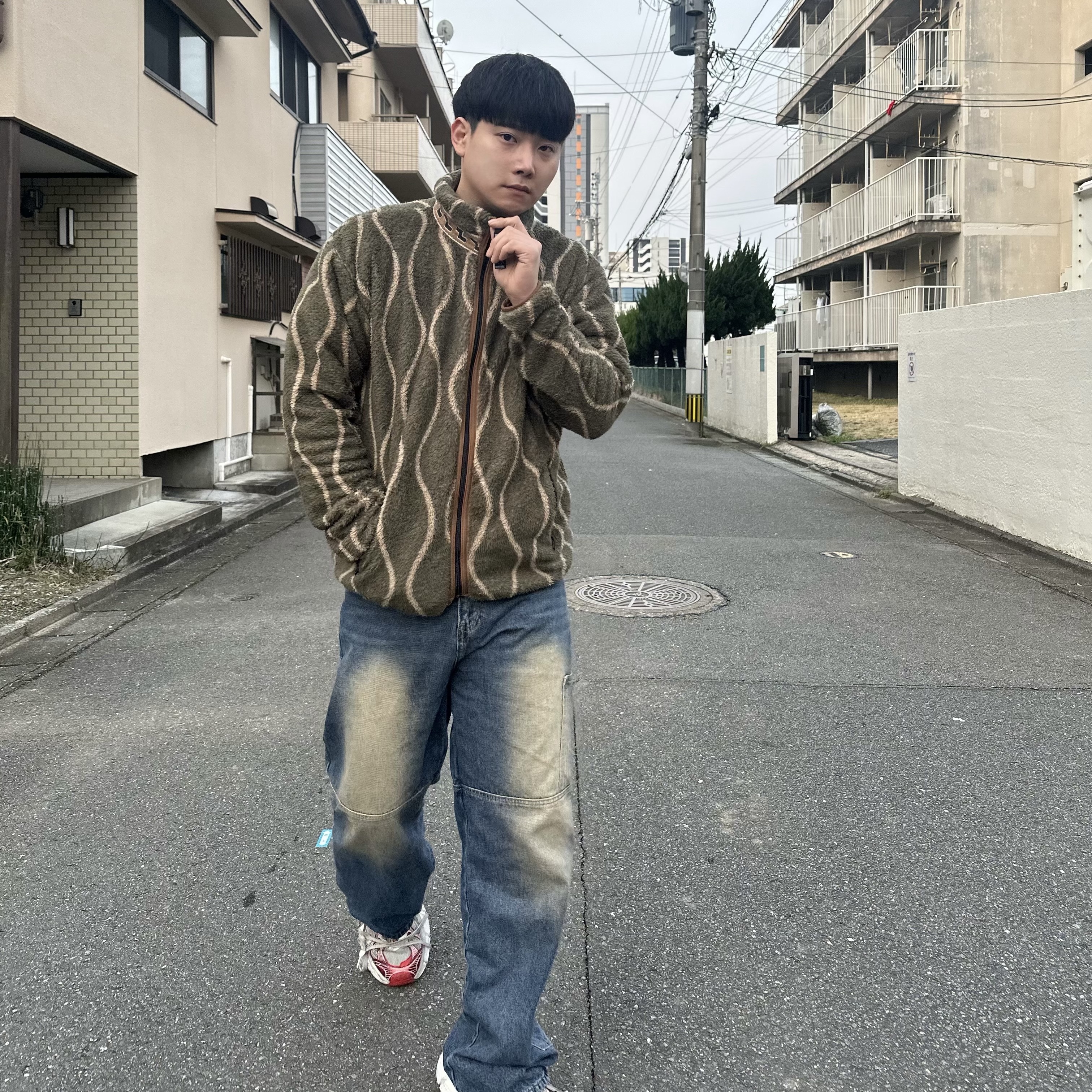 Balenciaga 3XL Sneakers Worn Out White Red, Kapital Drunken Striped Fleece Zip Blouson Khaki 착용 스타일