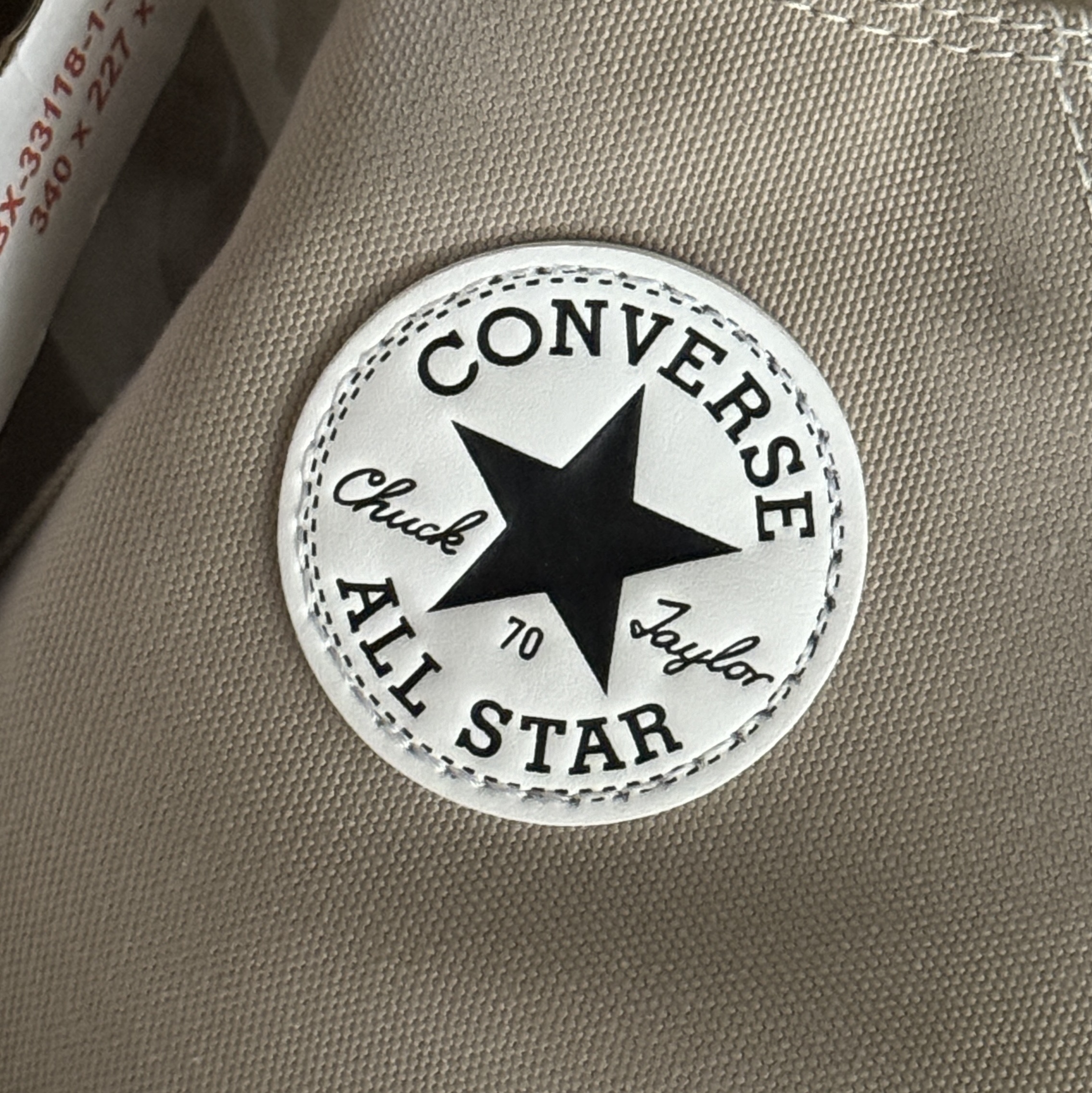 Converse Chuck 70 High Vintage Canvas Papyrus 착용 스타일 - 1