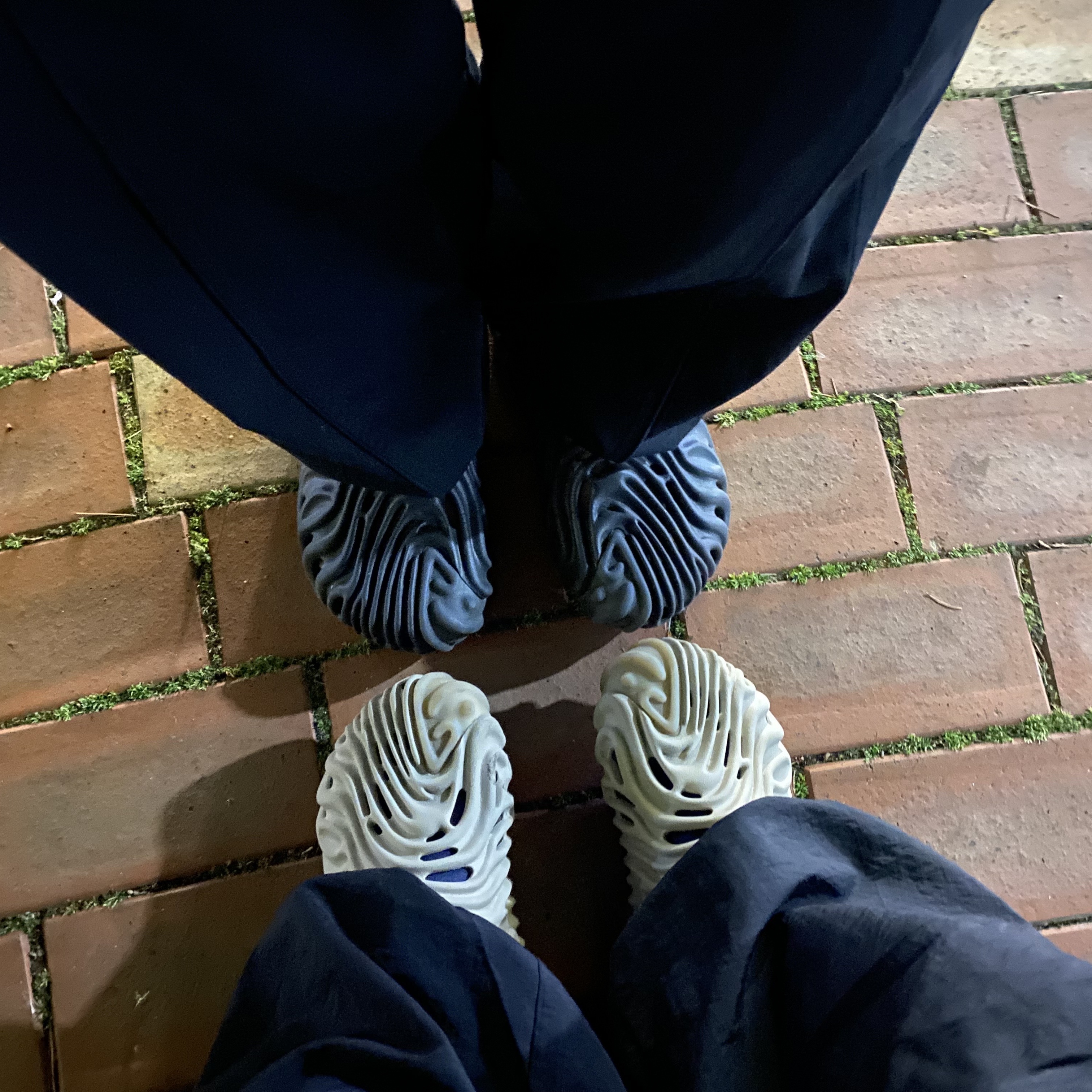 Crocs x Salehe Bembury Pollex Clog Horchata, Crocs x Salehe Bembury Pollex Clog Sasquatch 착용 스타일