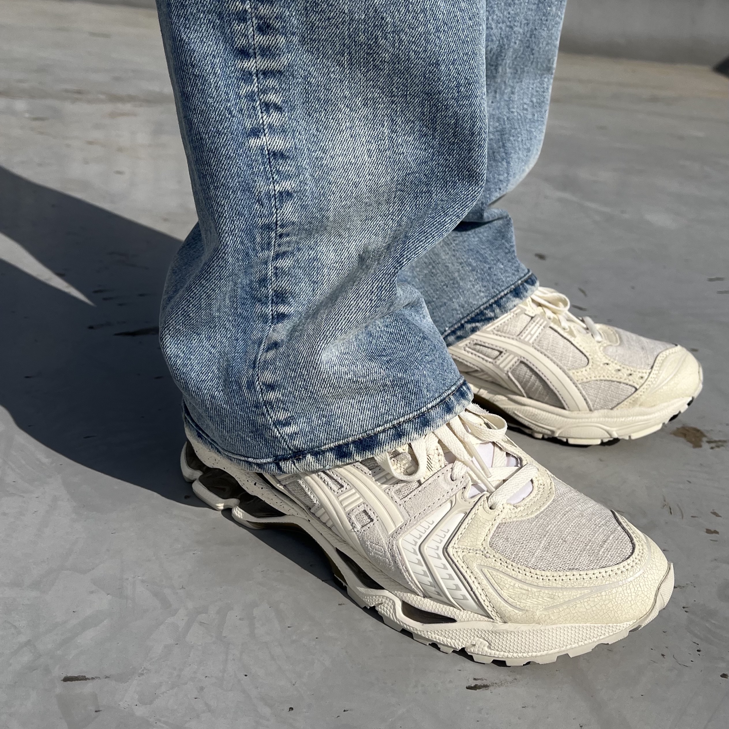 Asics Gel-Kayano 14 Imperfection Pack Cream 착용 스타일 - 1