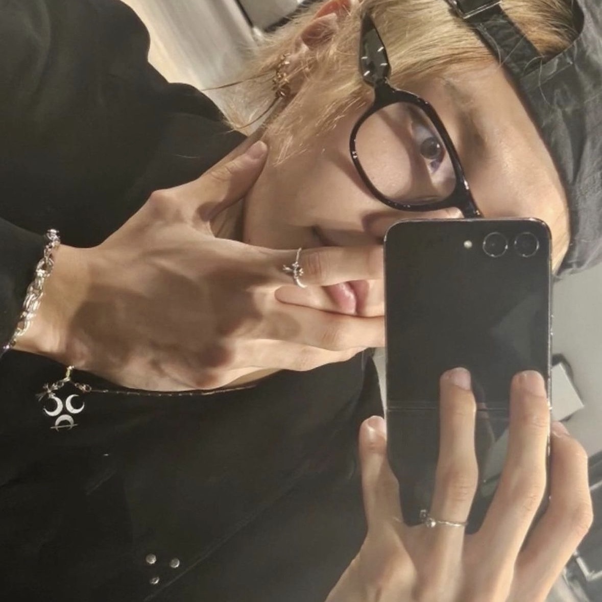 Gentle Monster x Maison Margiela MM113 Black Clear 착용 스타일