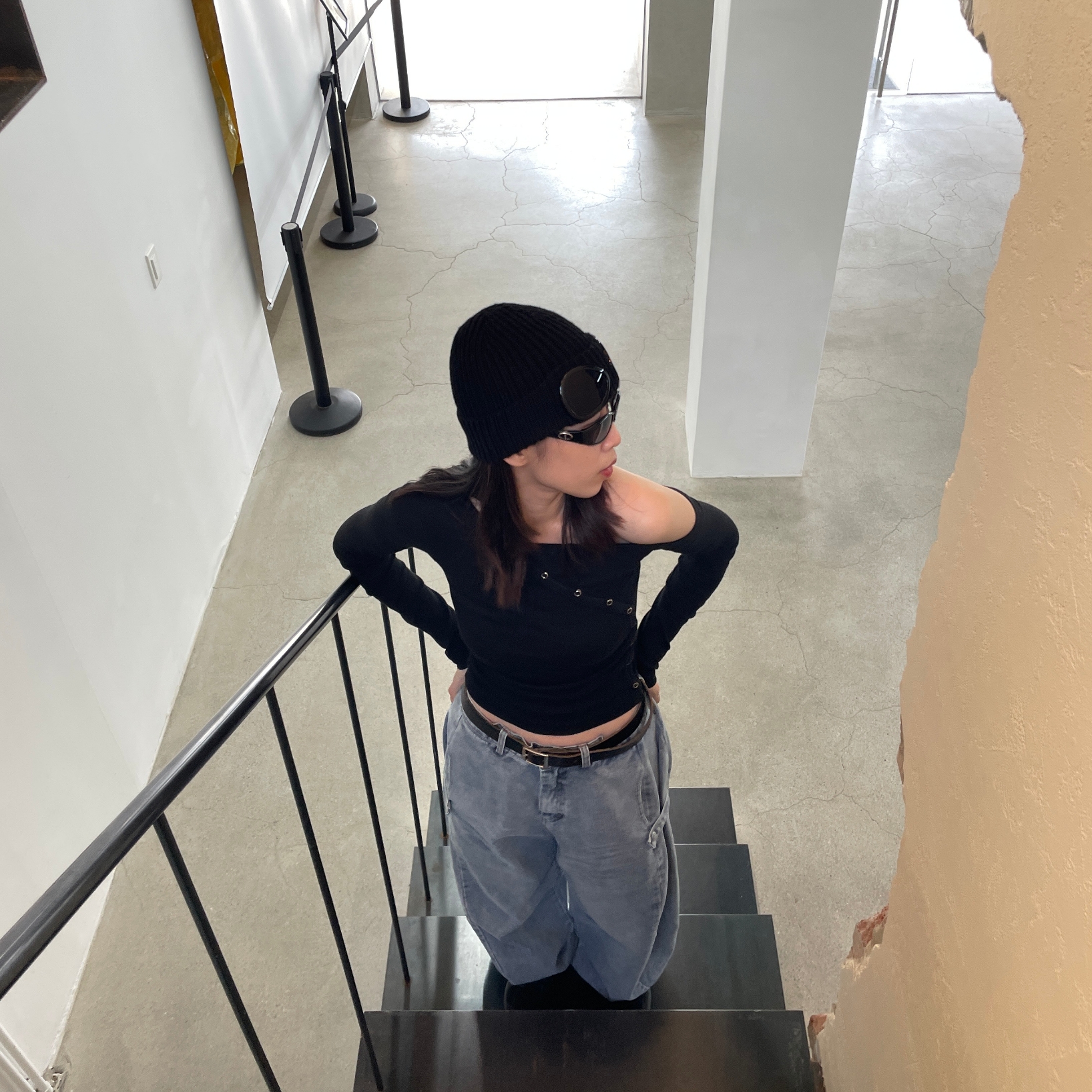 C.P. Company Extra Fine Merino Wool Goggle Beanie Black, Asics Jog 100 2 Black 착용 스타일 - 2