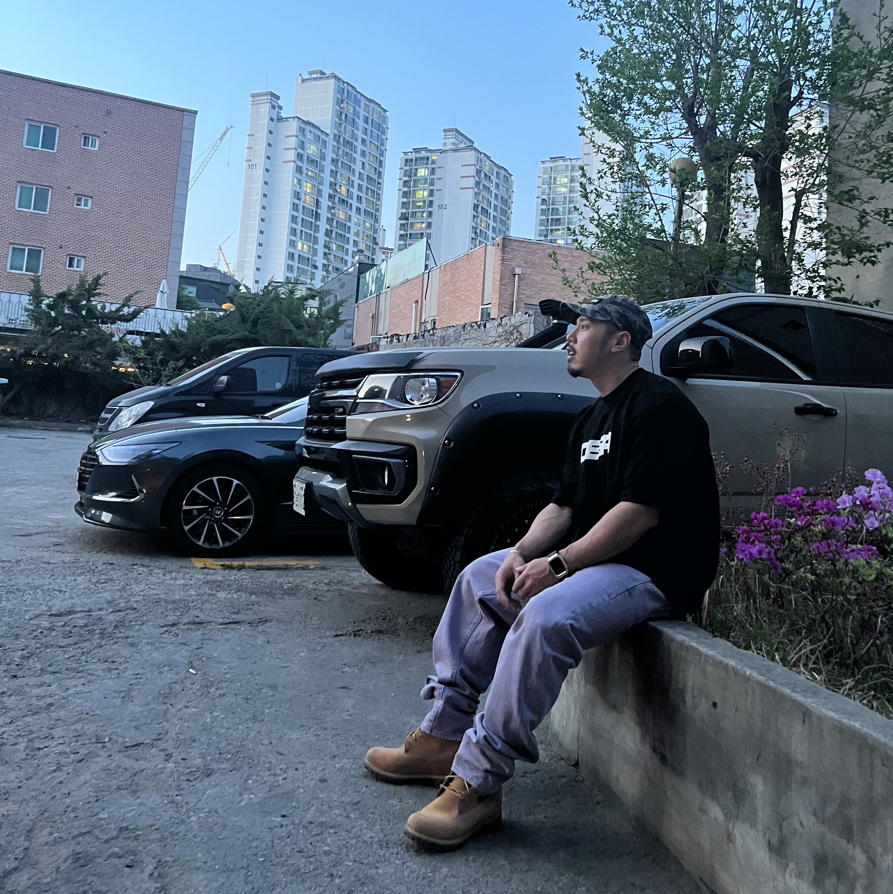 Supreme Regular Jean Lavender - 24SS, Supreme Military Camp Cap Olive Tiger Camo - 24SS 착용 스타일