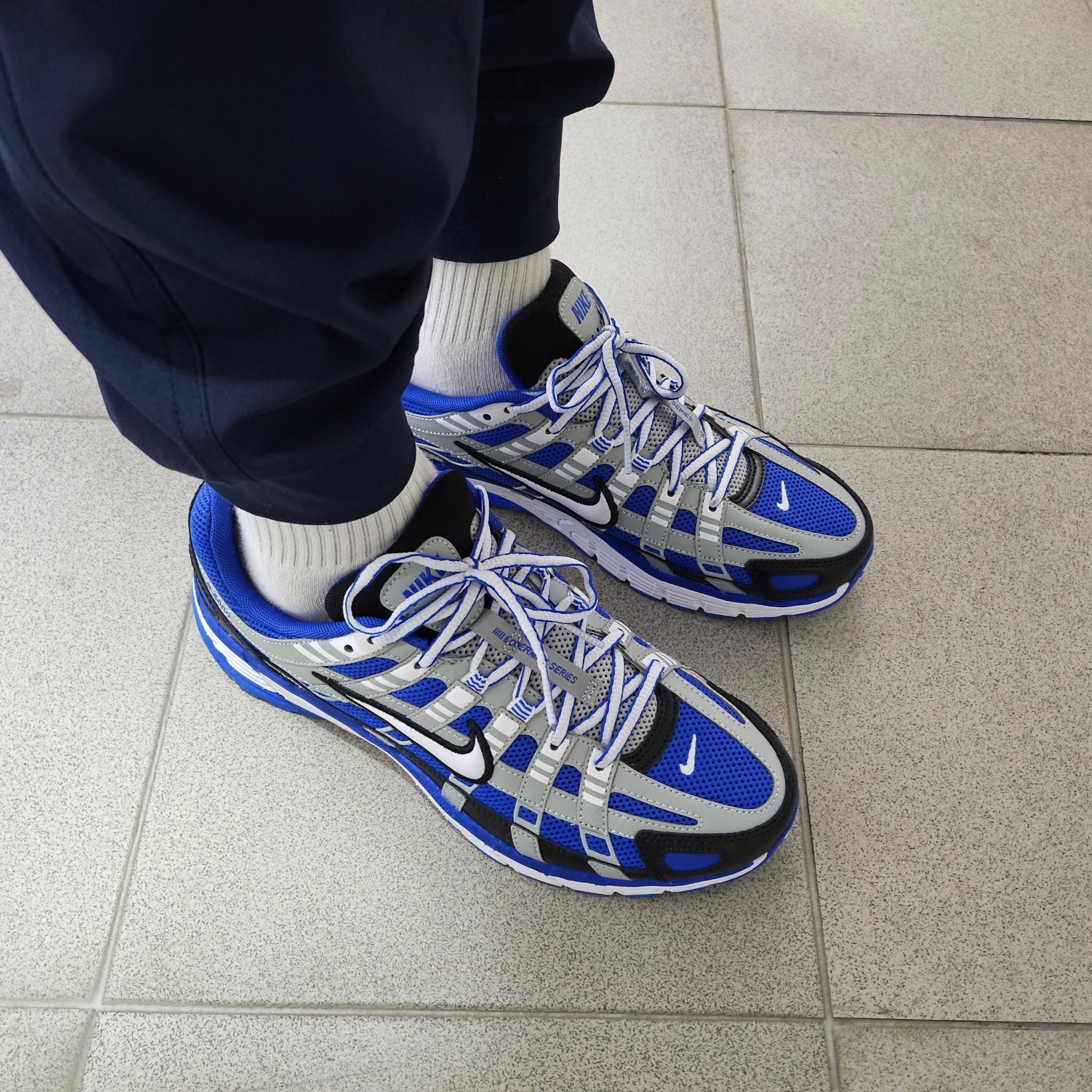 Nike P-6000 Racer Blue White 착용 스타일 - 2