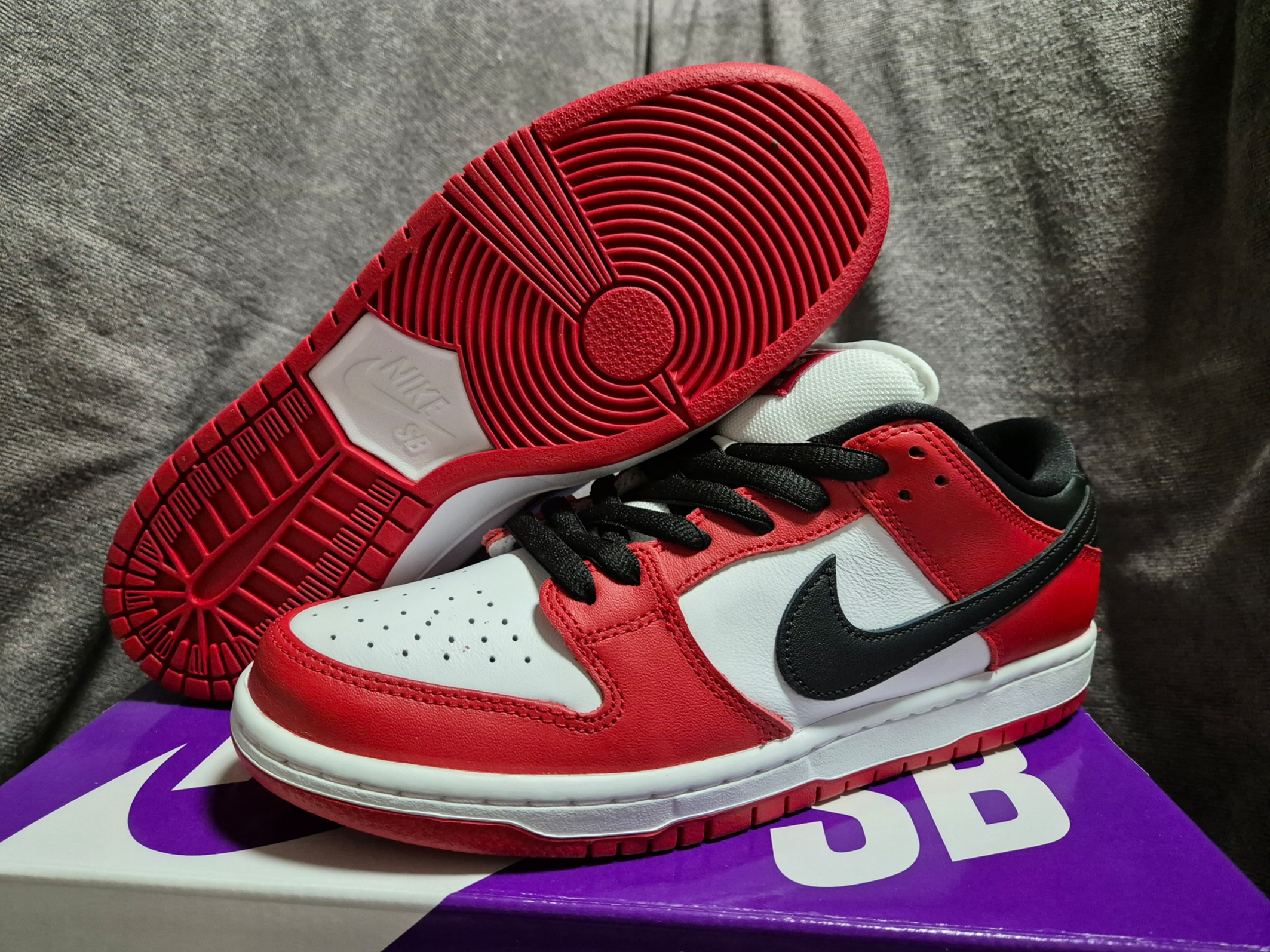 Nike SB Dunk Low Pro Chicago, Jordan 1 Retro High OG Chicago 2022 착용 스타일 - 2