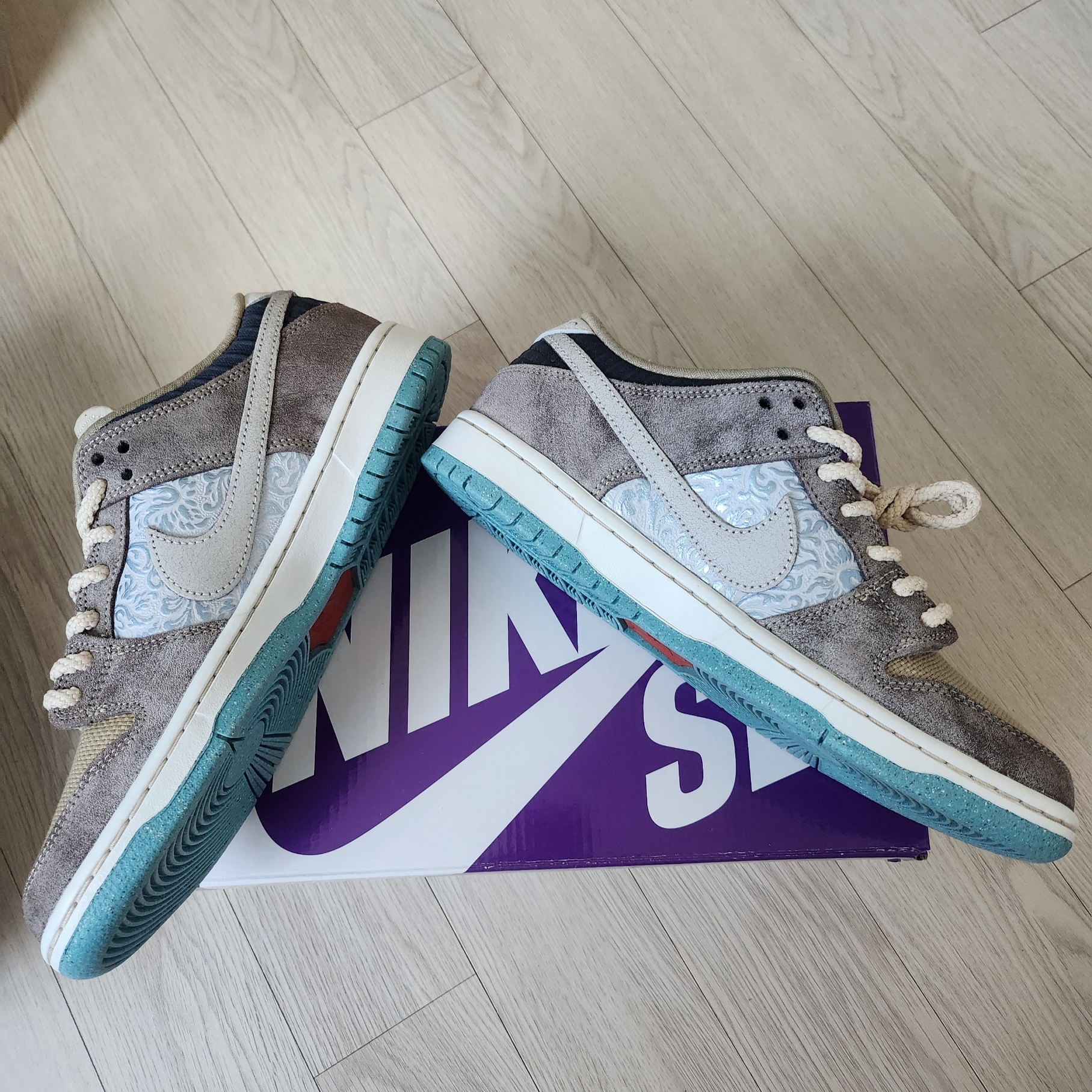 Nike SB Dunk Low Pro Big Money Saving 착용 스타일 - 2