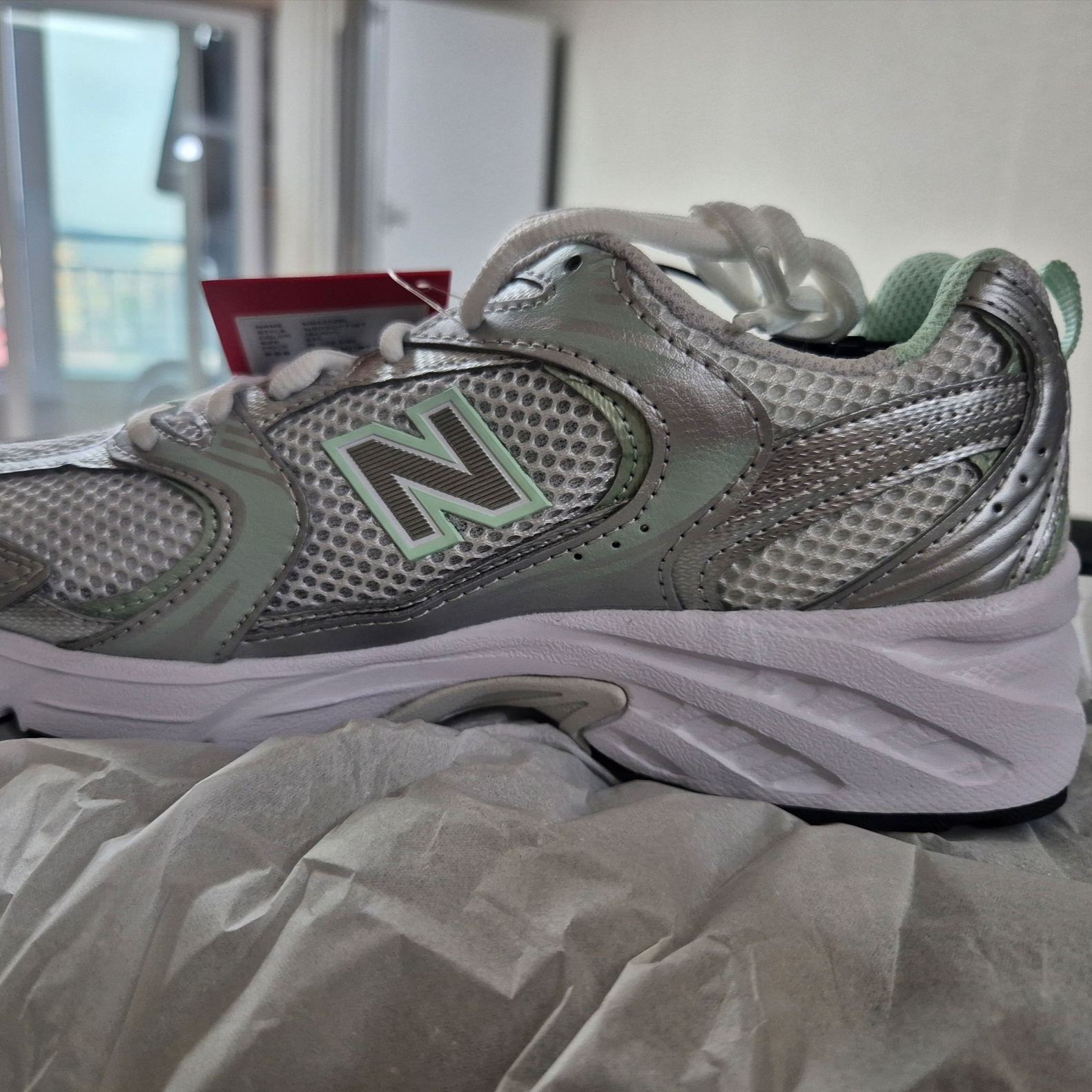 New Balance 530 White Summer Fog 착용 스타일