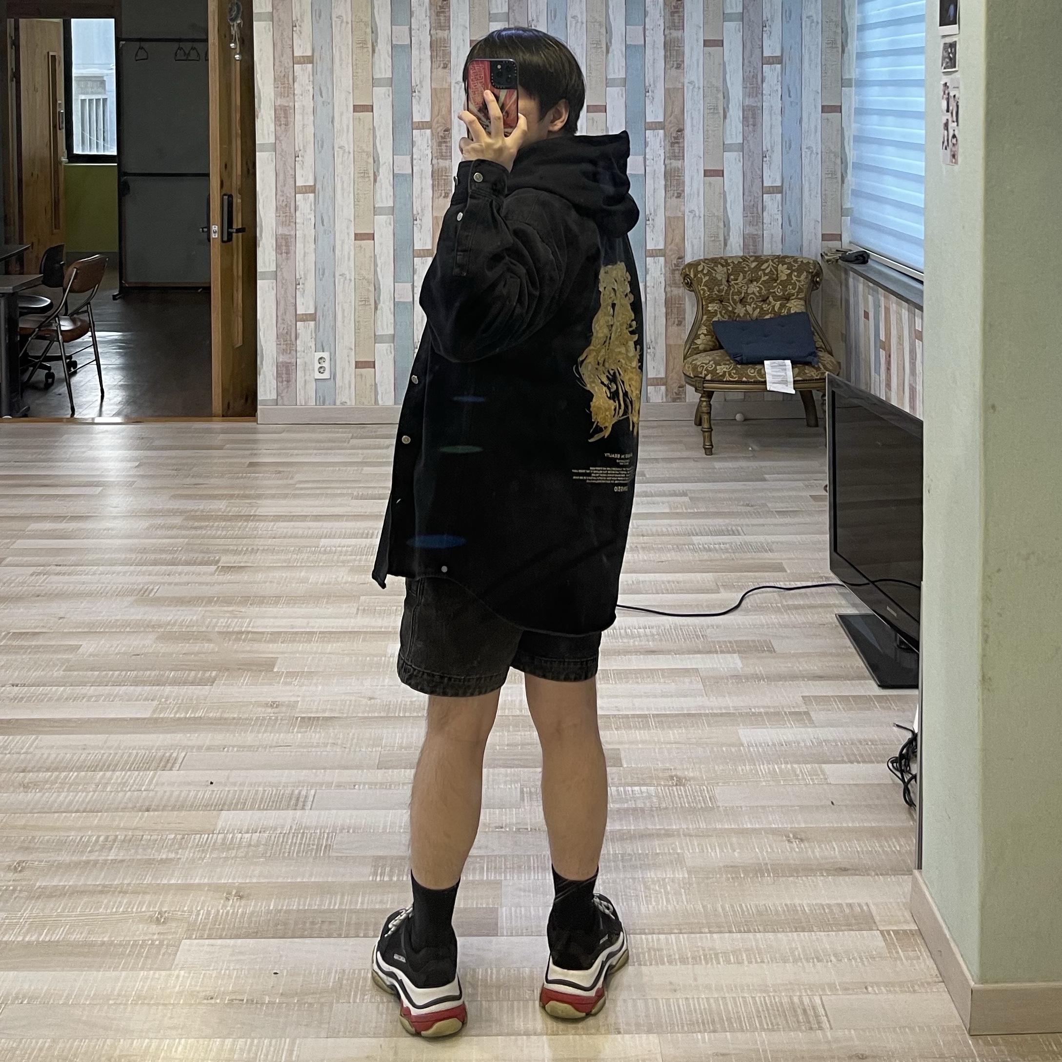 Balenciaga Triple S Sneakers Black 착용 스타일 - 3