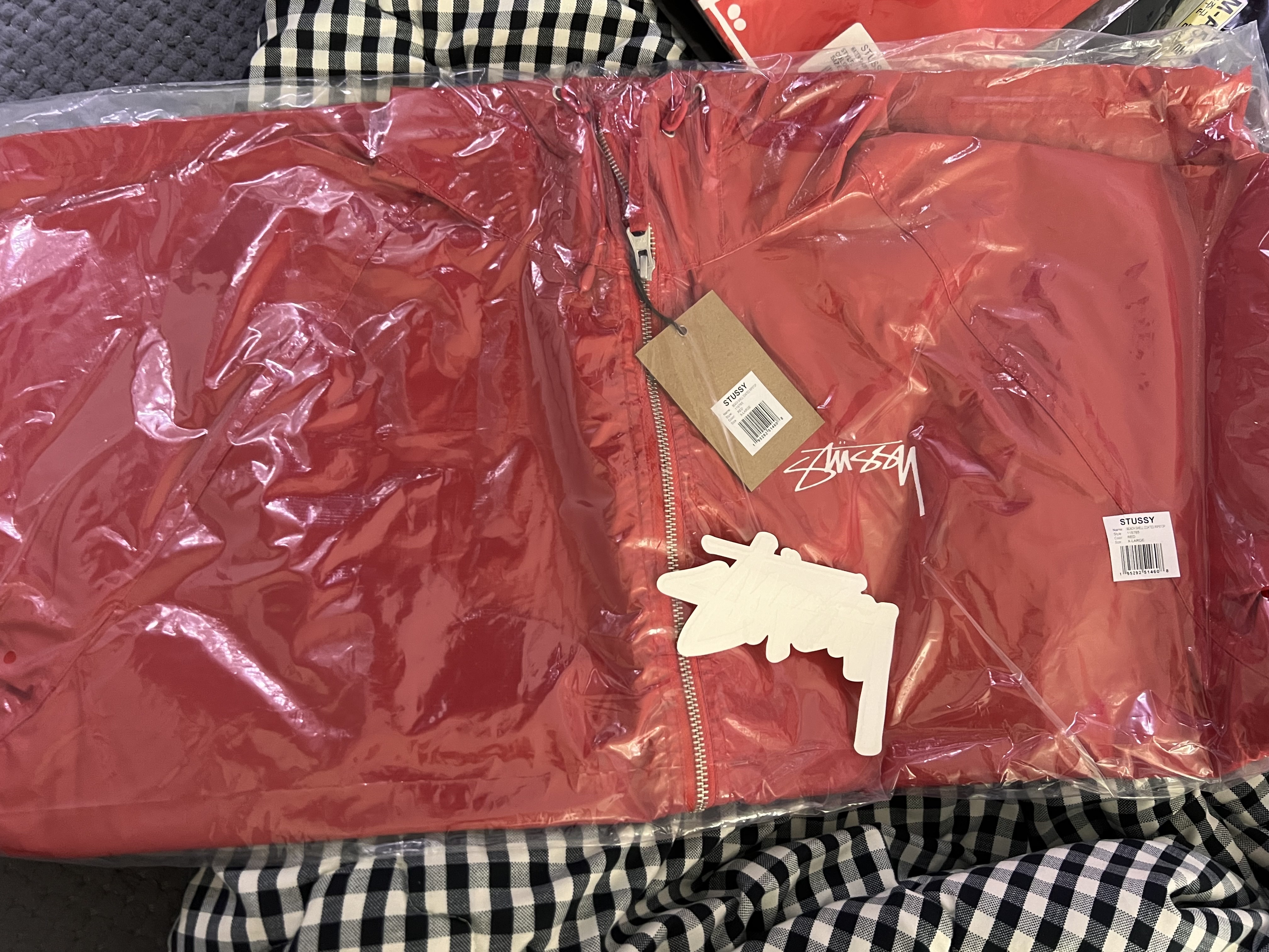 Stussy Beach Shell Coated Ripstop Red 착용 스타일