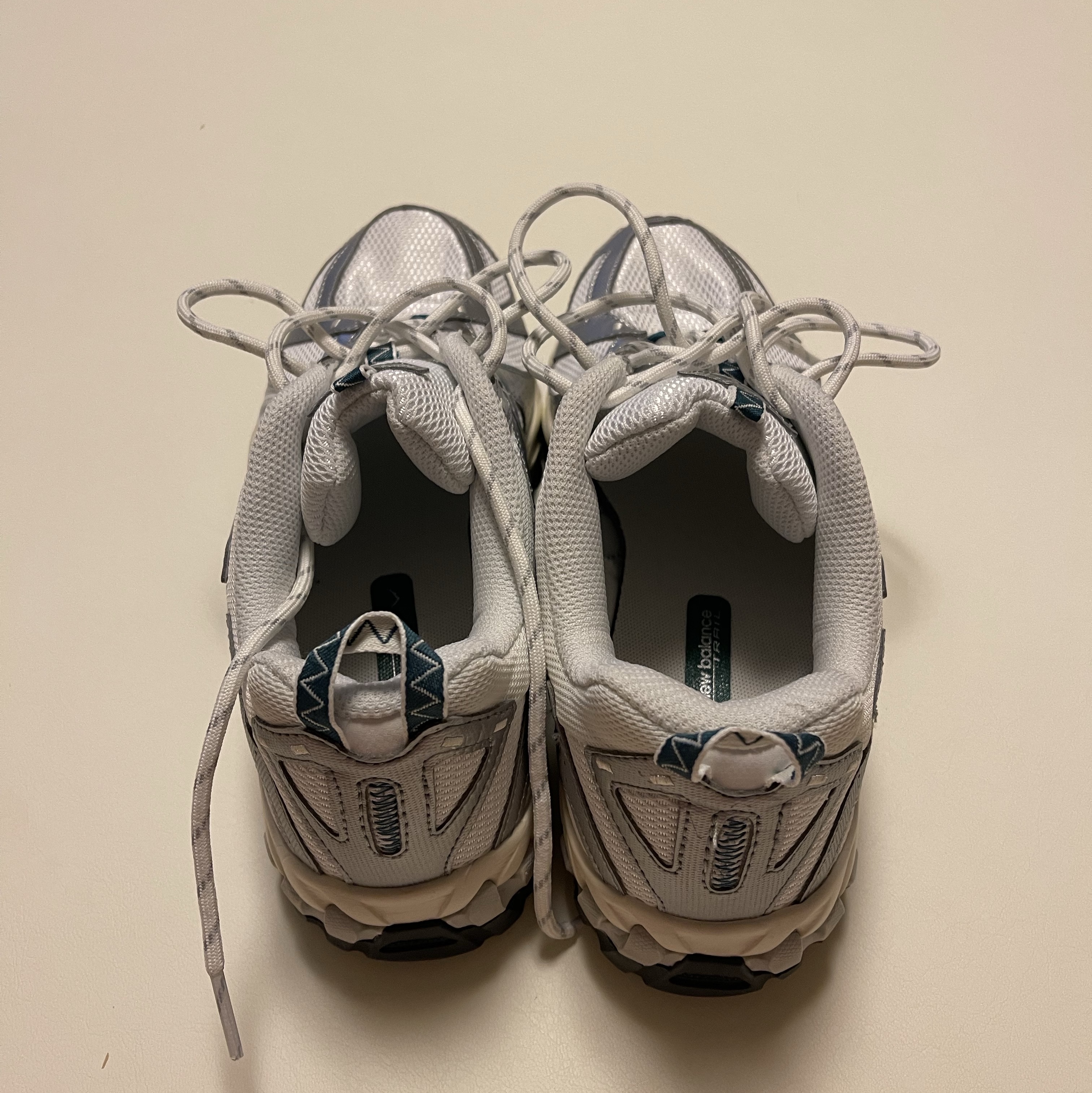 New Balance ML610T Metallic Silver - D Standard 착용 스타일 - 4