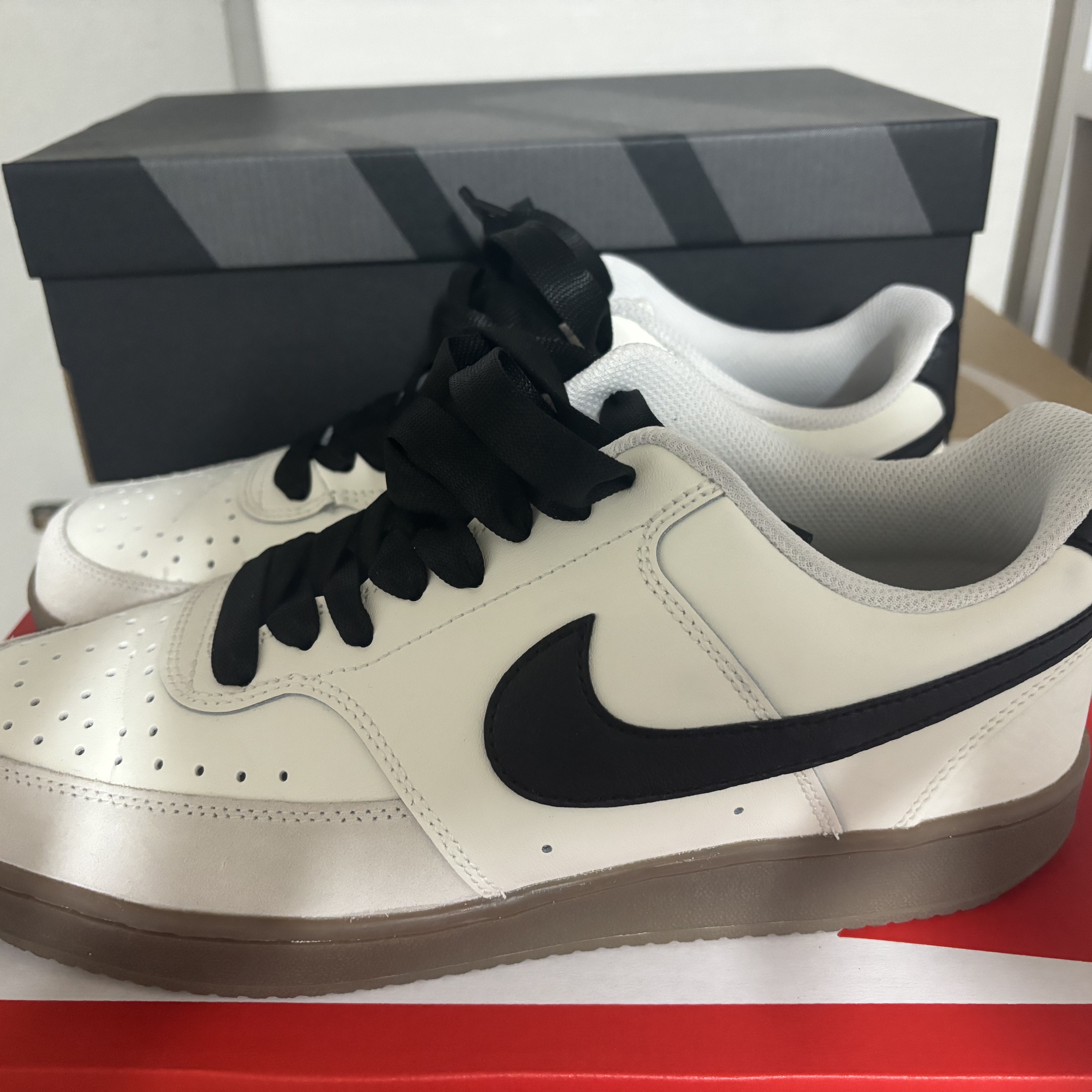 Nike Court Vision Low Sail Light Orewood Brown 착용 스타일