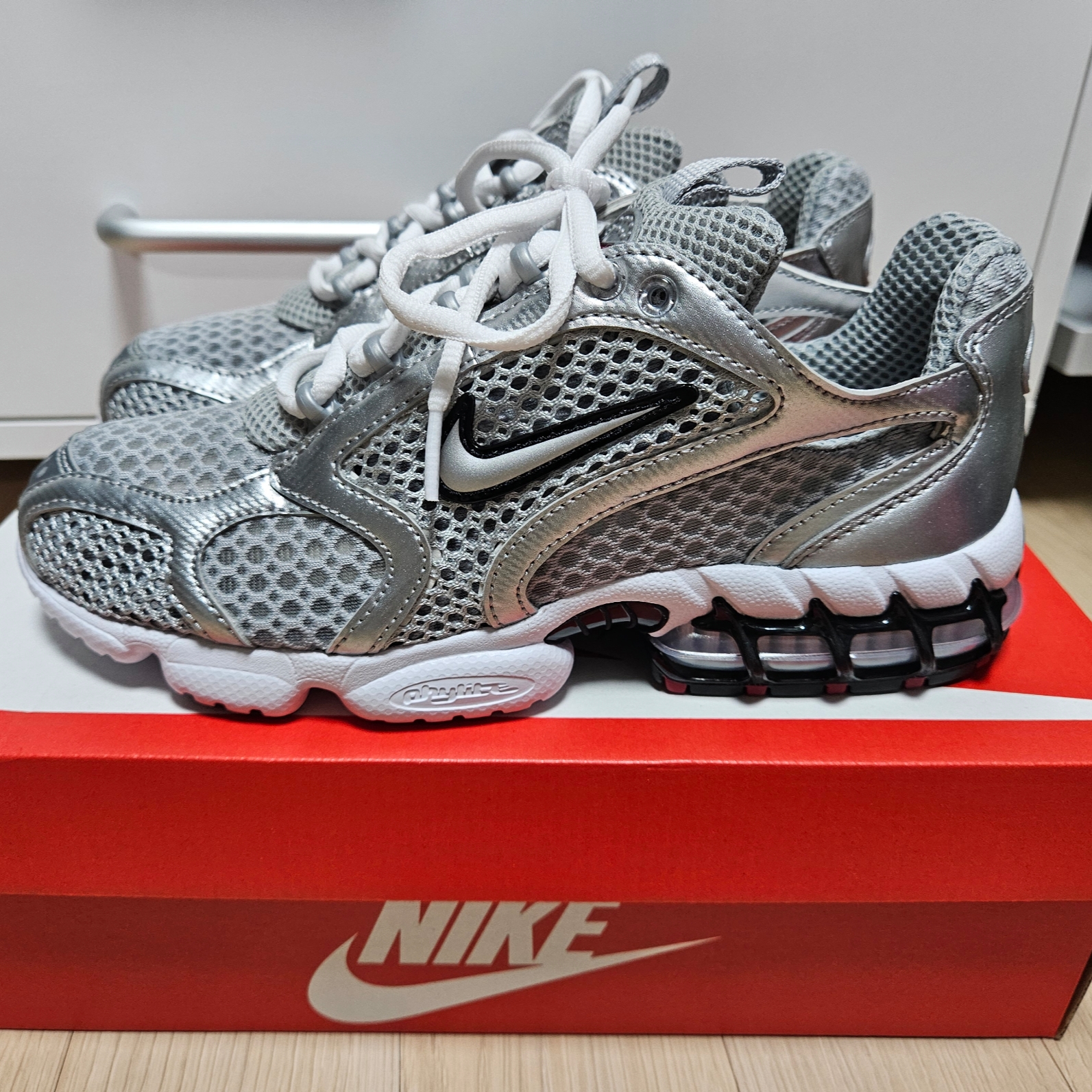 Nike Air Zoom Spiridon Cage 2 Metallic Silver 착용 스타일